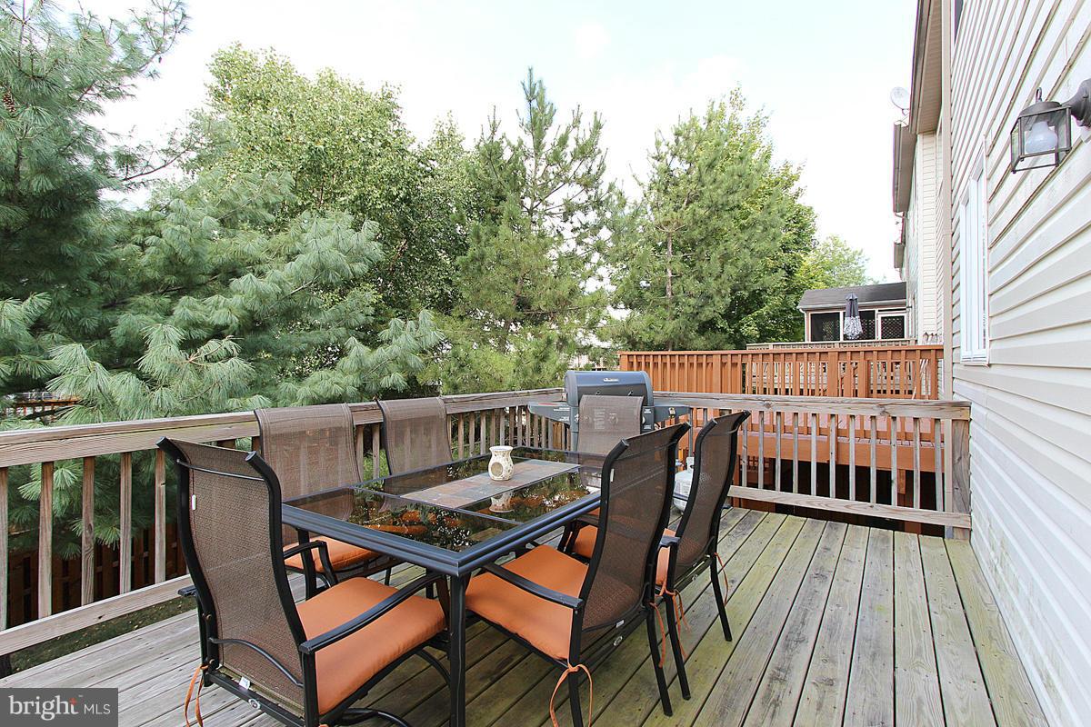 CASCADES - Residential Lease