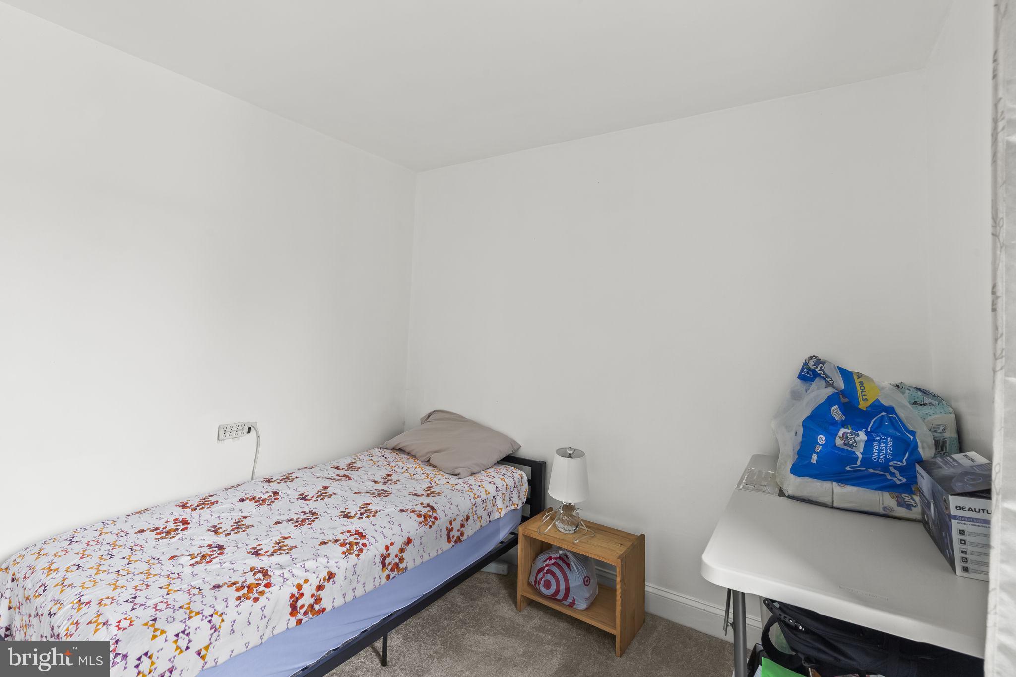 CAMELBACK VILLAGE - Residential