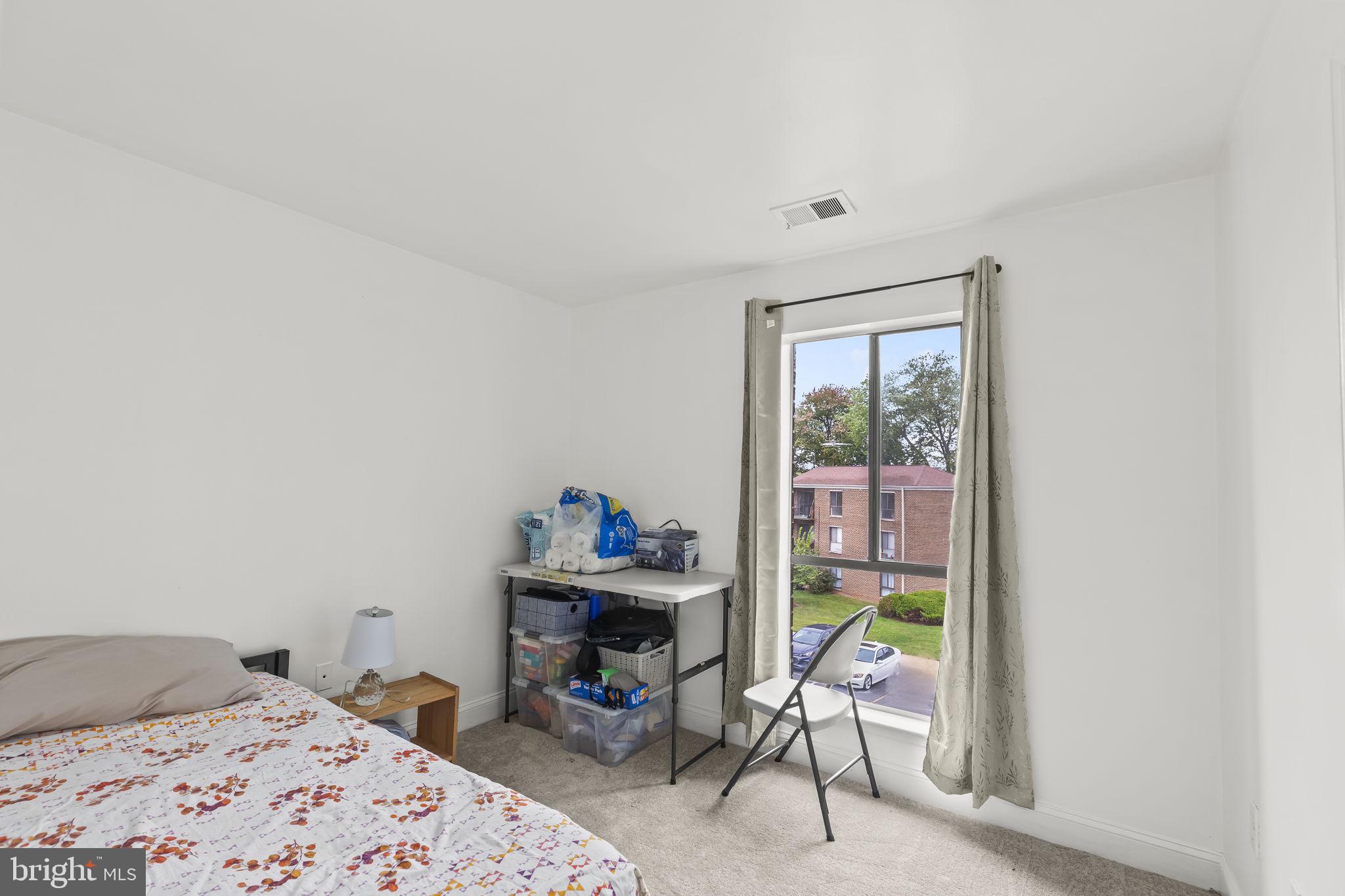 CAMELBACK VILLAGE - Residential