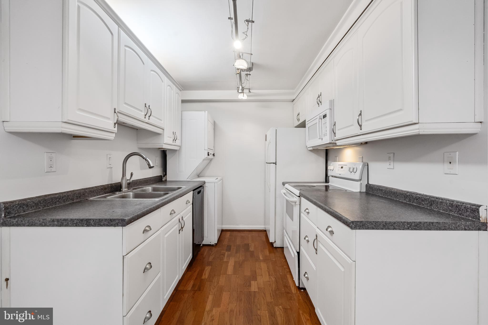 HIGHPOINTE - Residential Lease