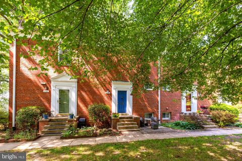 Photo of 3548 Martha Custis Drive, ALEXANDRIA, VA 22302 (MLS # VAAX2059230)