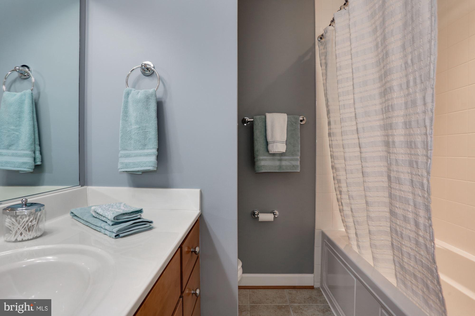 WEST VILLAGE OF SHIRLINGTON - Residential