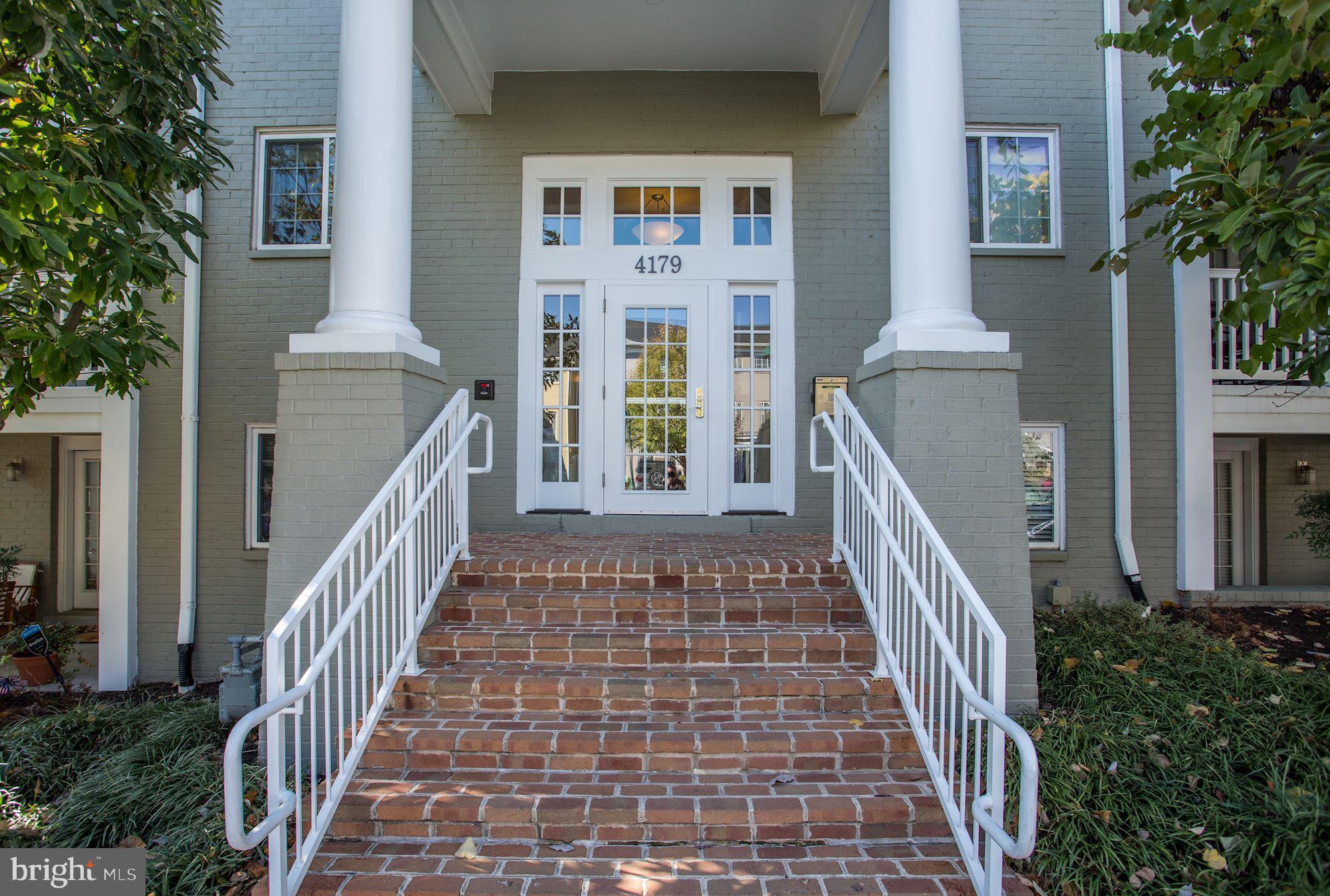 WEST VILLAGE OF SHIRLINGTON - Residential