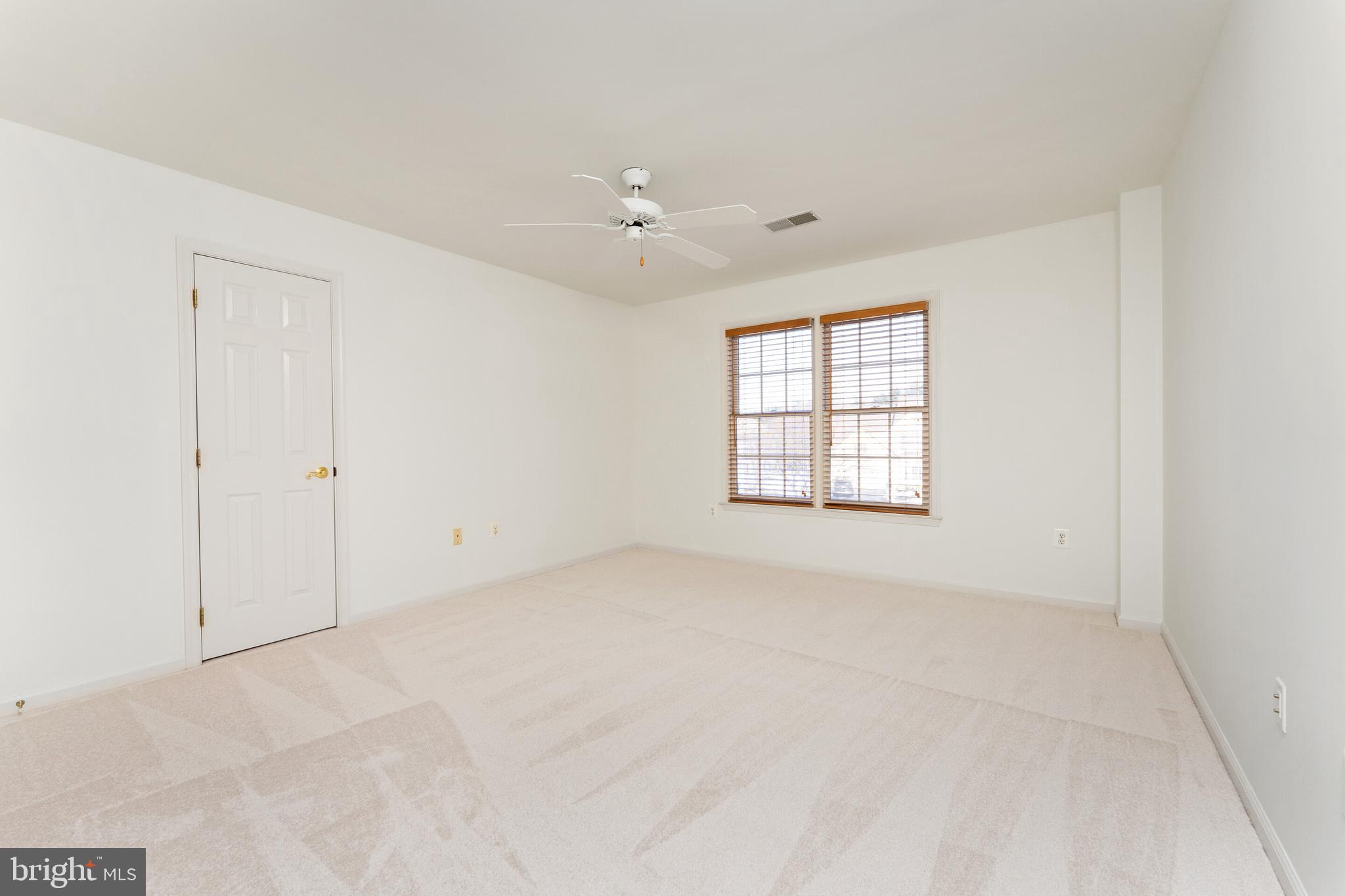 EDGEMOORE MANOR - Residential