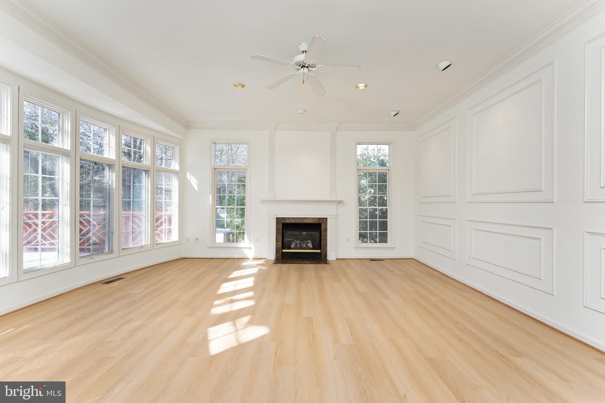 EDGEMOORE MANOR - Residential