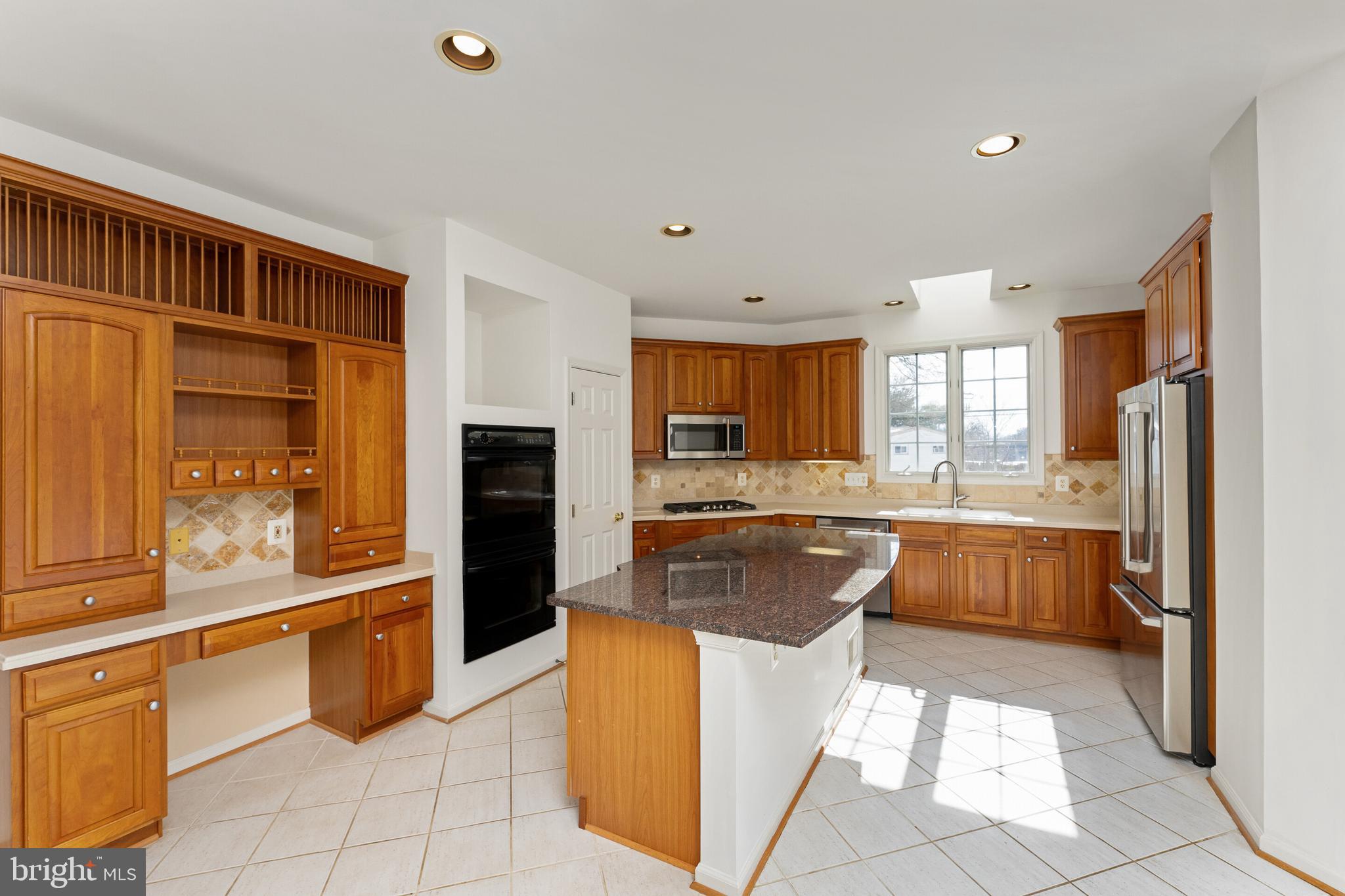 EDGEMOORE MANOR - Residential