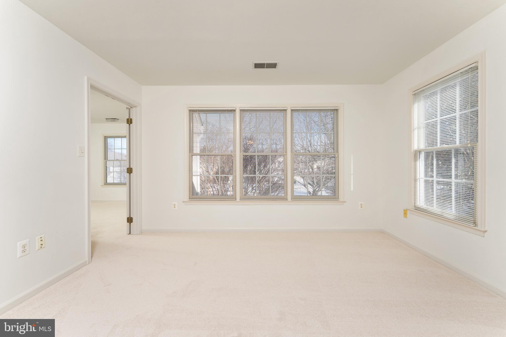 EDGEMOORE MANOR - Residential