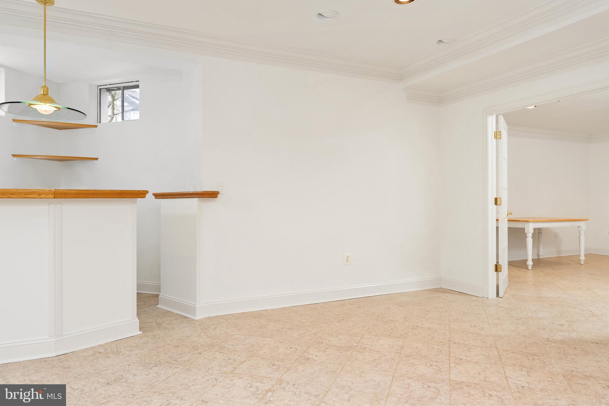 EDGEMOORE MANOR - Residential