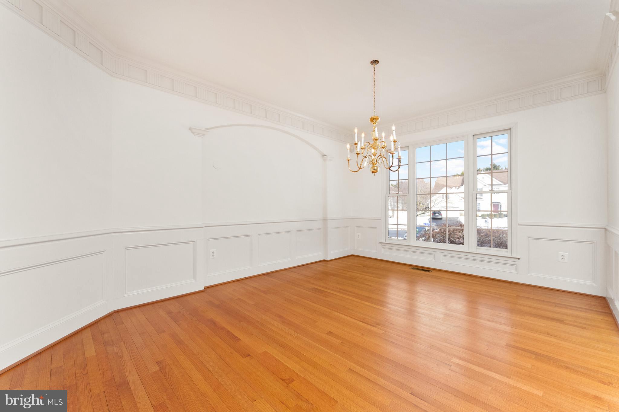 EDGEMOORE MANOR - Residential