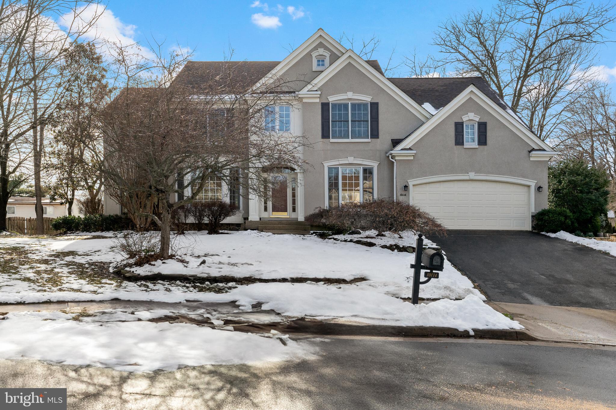 EDGEMOORE MANOR - Residential