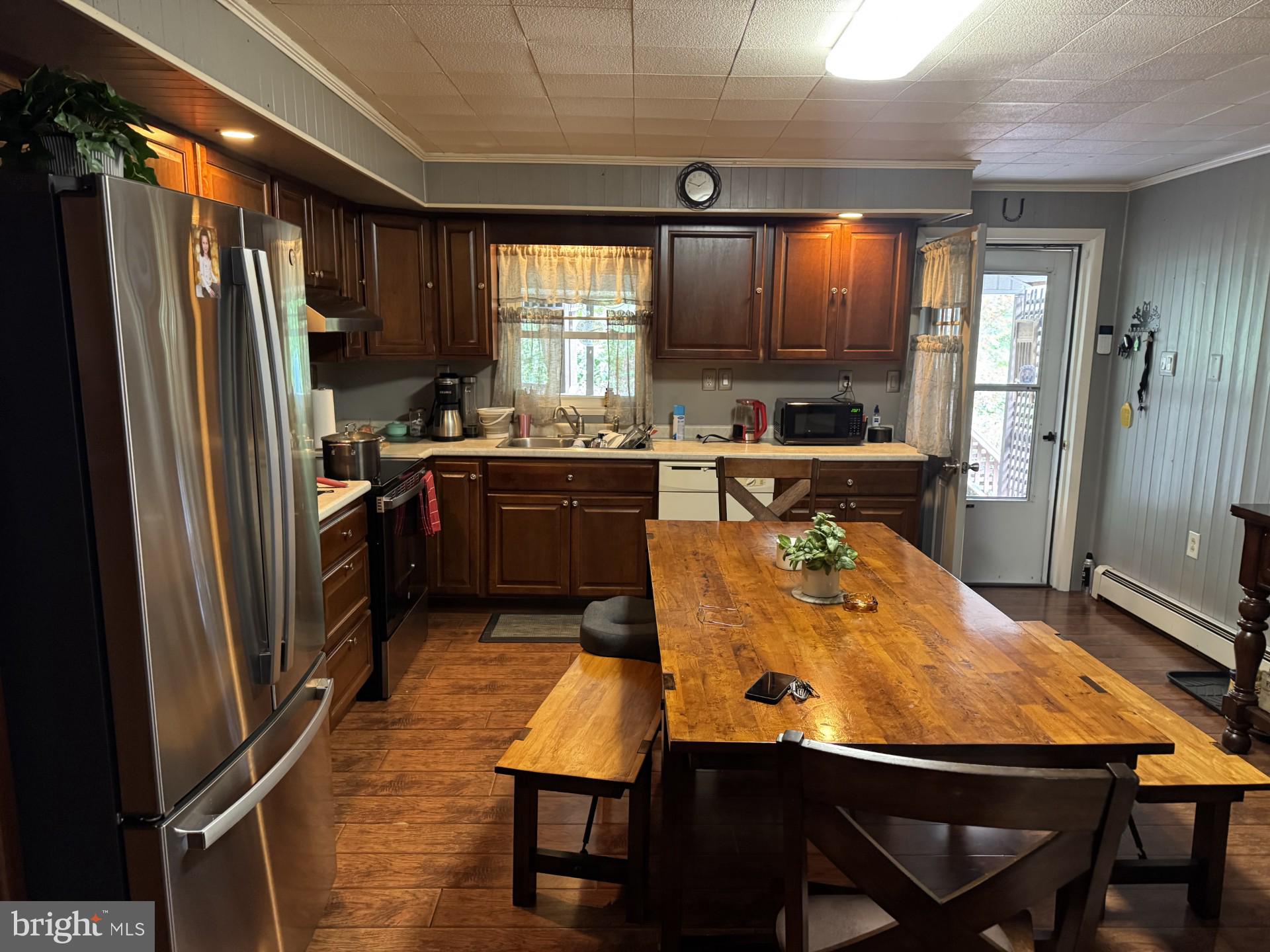 353 VALLEY ROAD