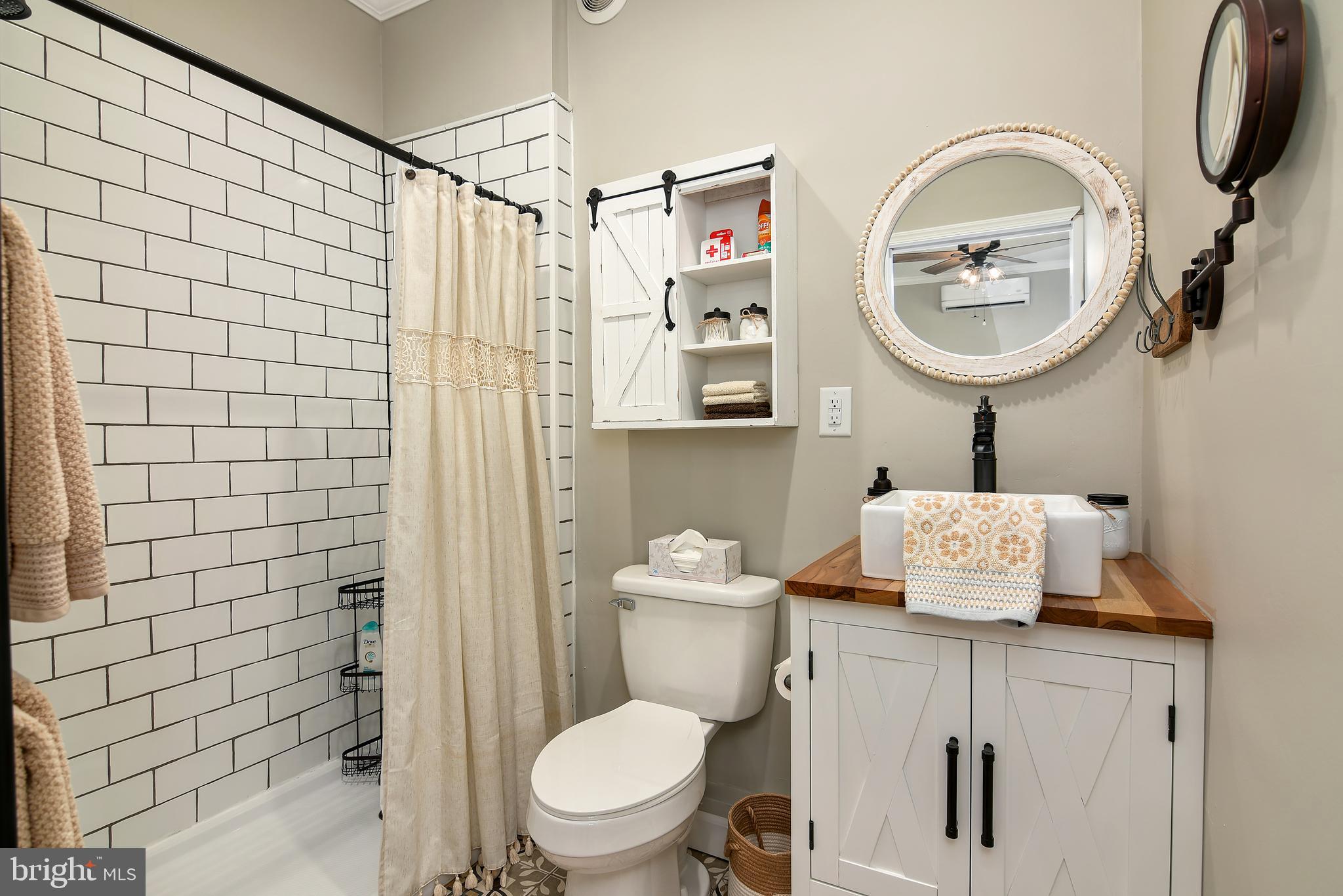 NECK DISTRICT - Residential