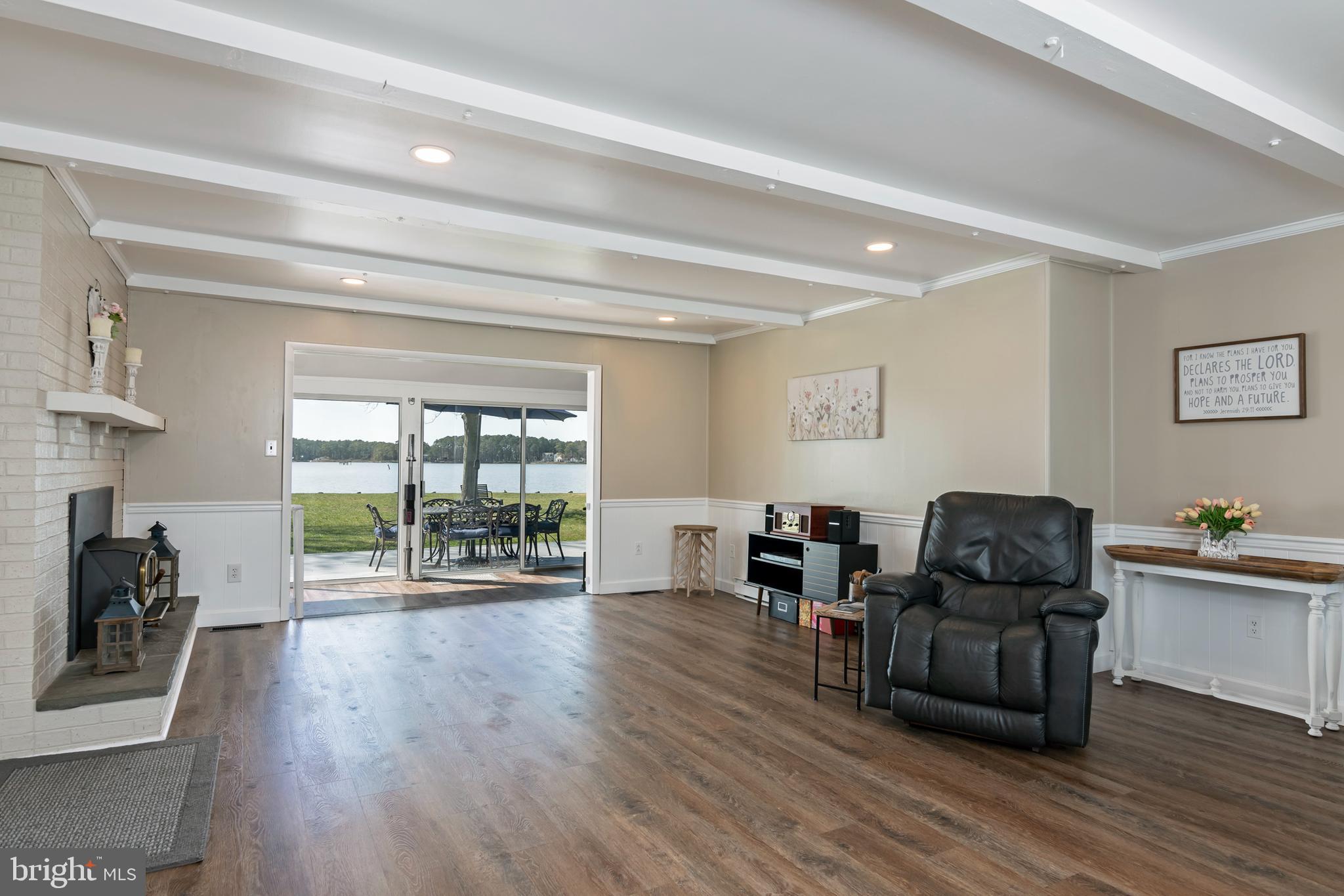 NECK DISTRICT - Residential