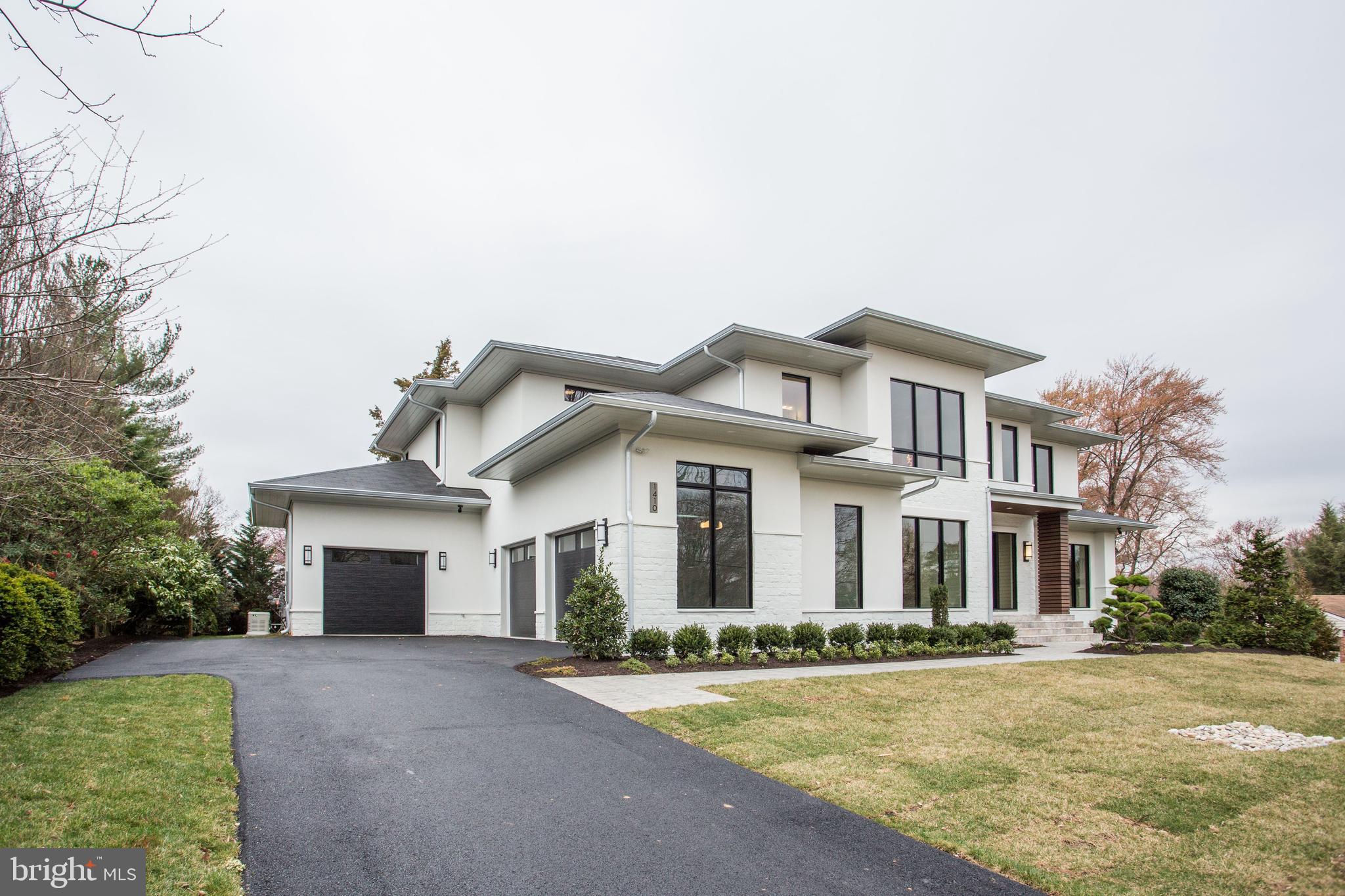 SALONA VILLAGE - Residential