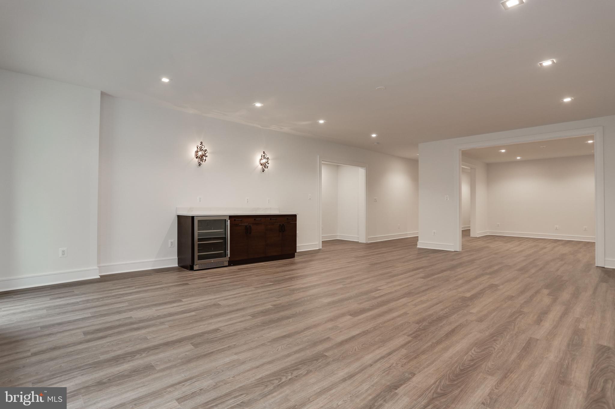 SALONA VILLAGE - Residential