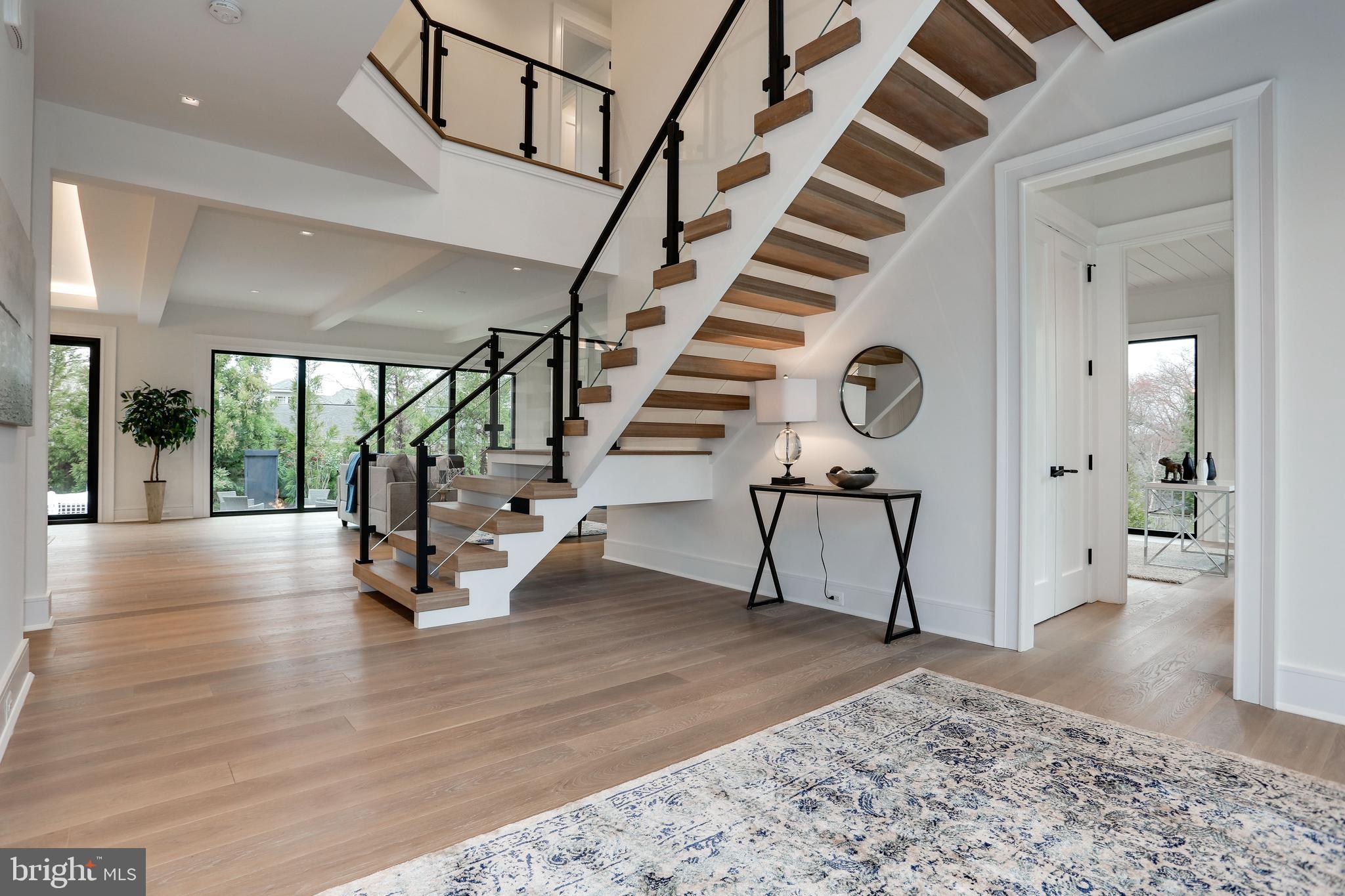 SALONA VILLAGE - Residential