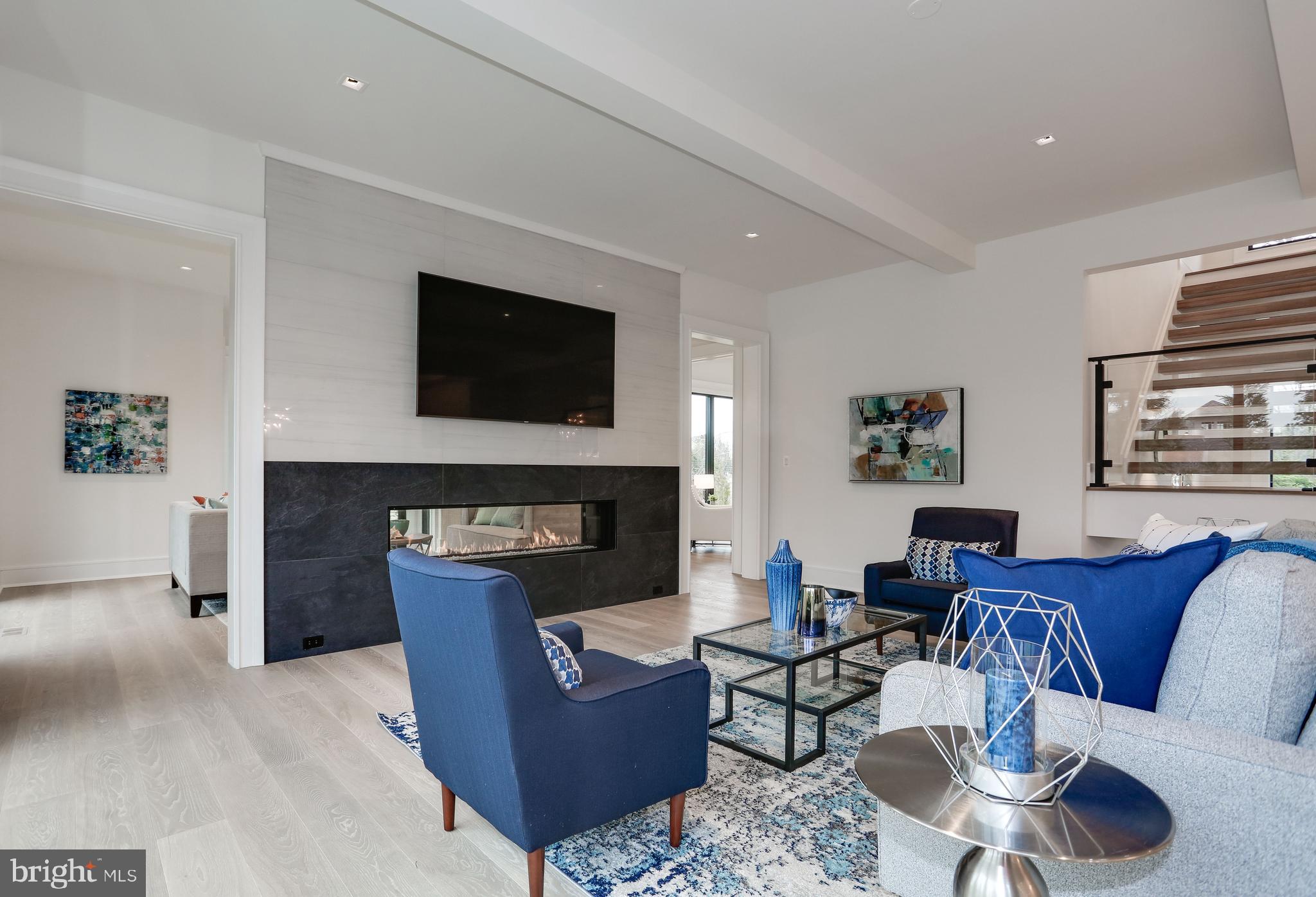 SALONA VILLAGE - Residential