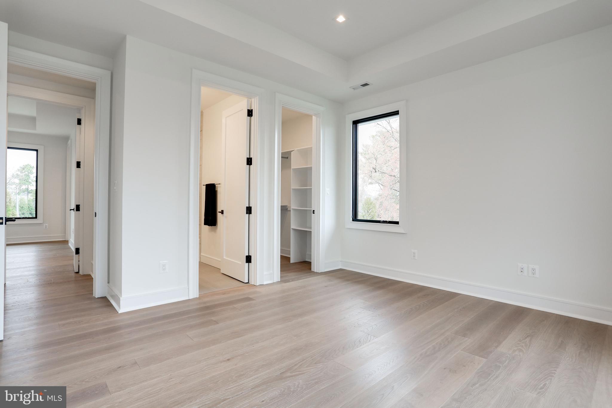 SALONA VILLAGE - Residential