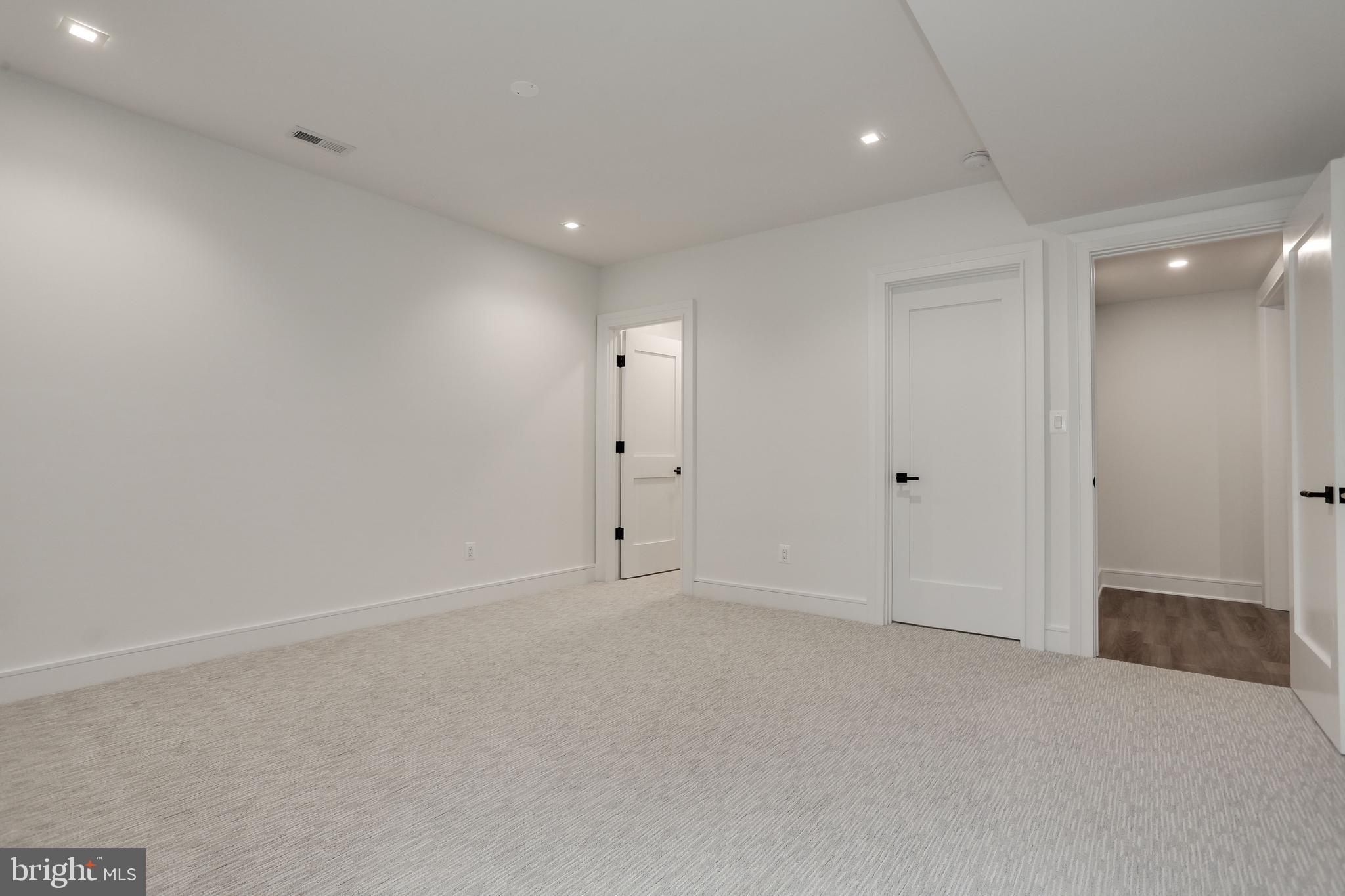 SALONA VILLAGE - Residential