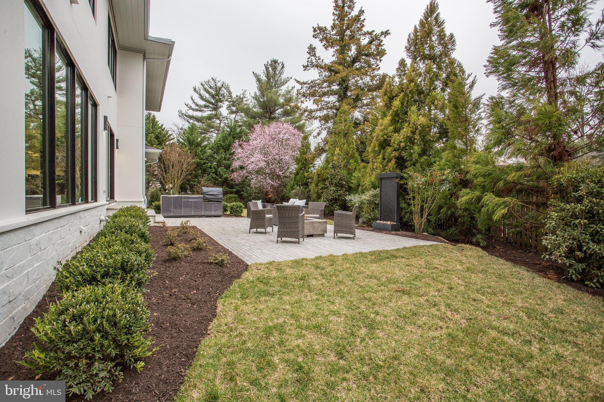 SALONA VILLAGE - Residential