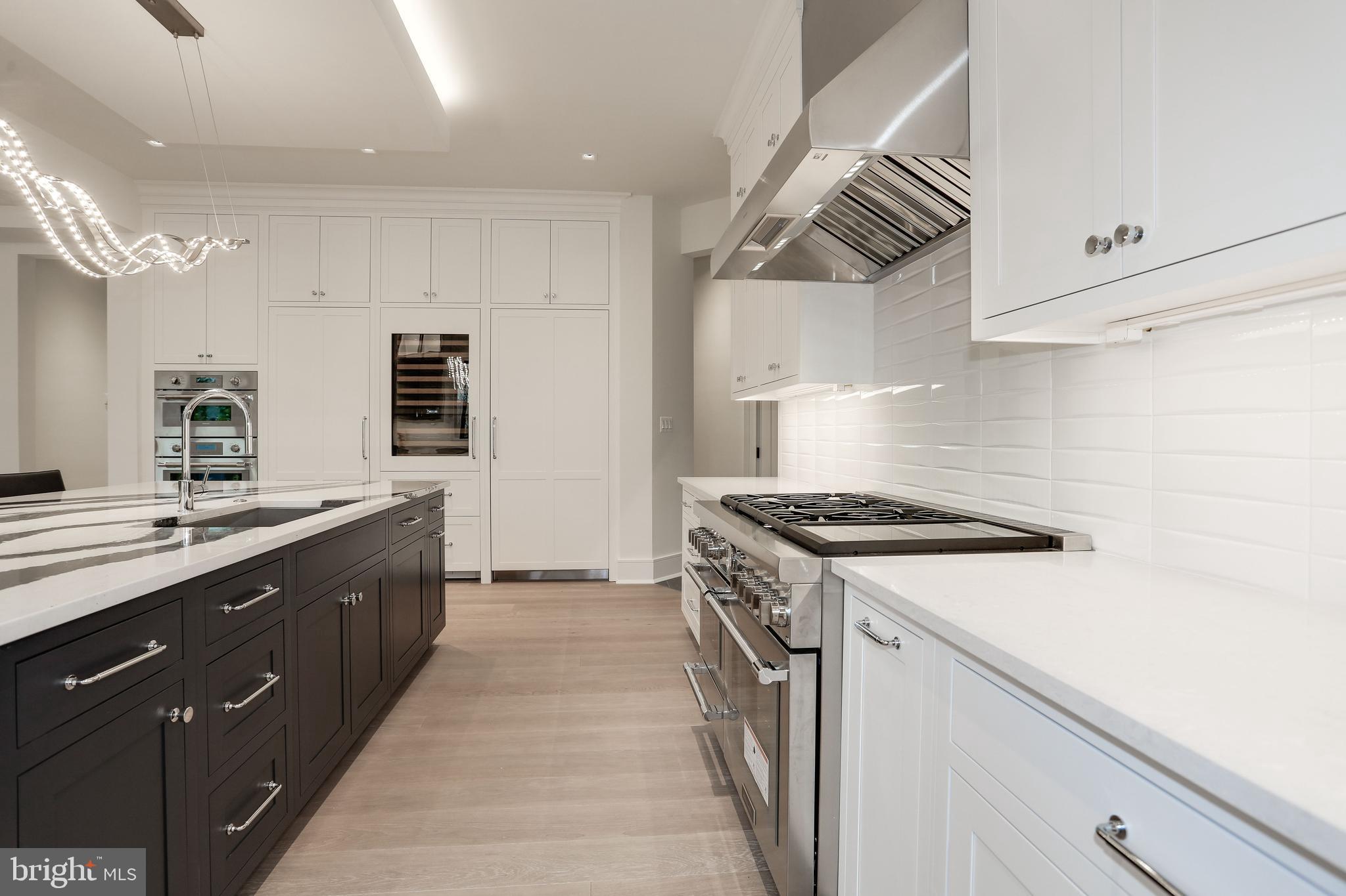 SALONA VILLAGE - Residential