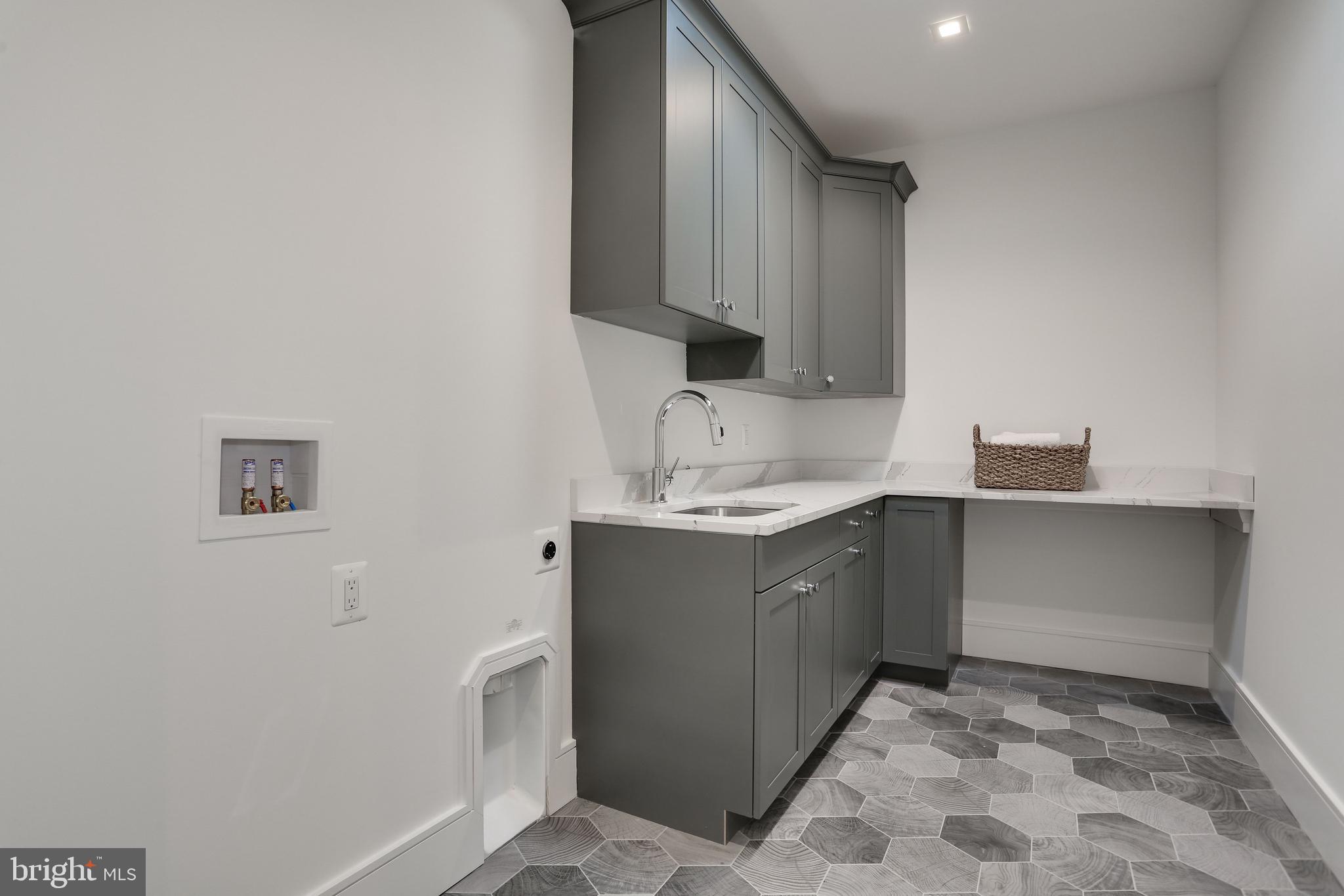 SALONA VILLAGE - Residential