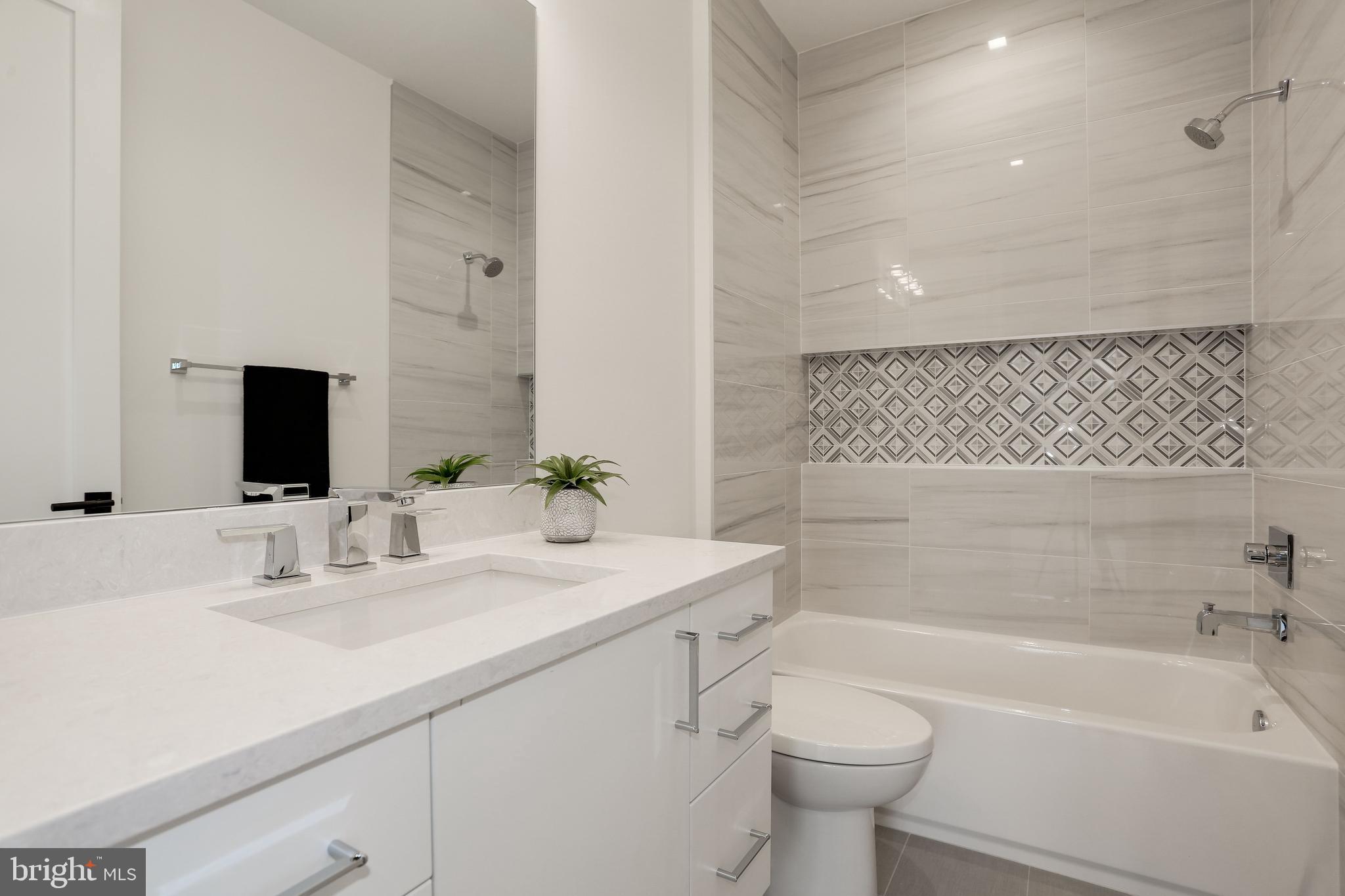 SALONA VILLAGE - Residential