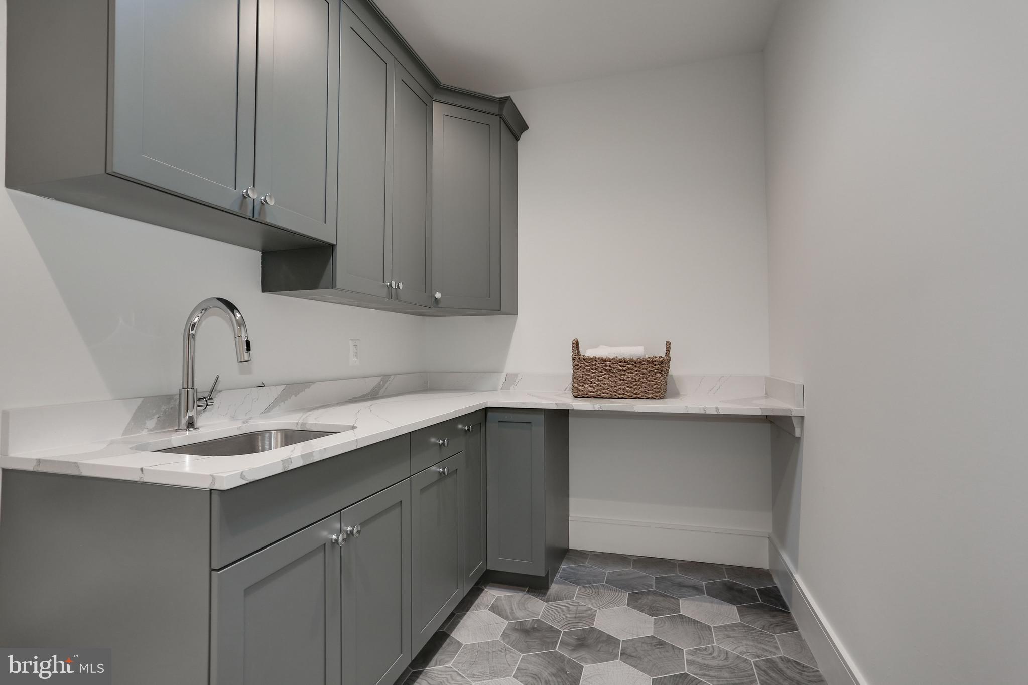 SALONA VILLAGE - Residential