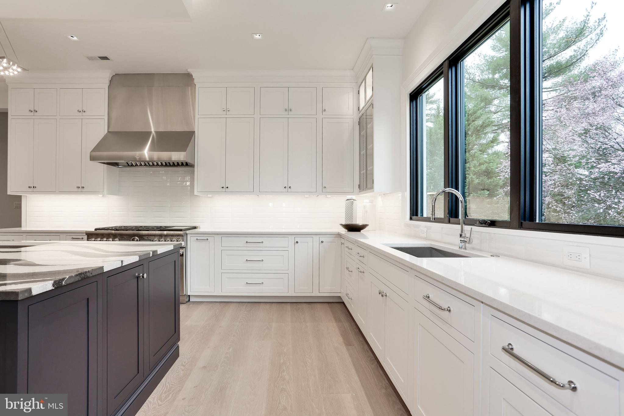 SALONA VILLAGE - Residential