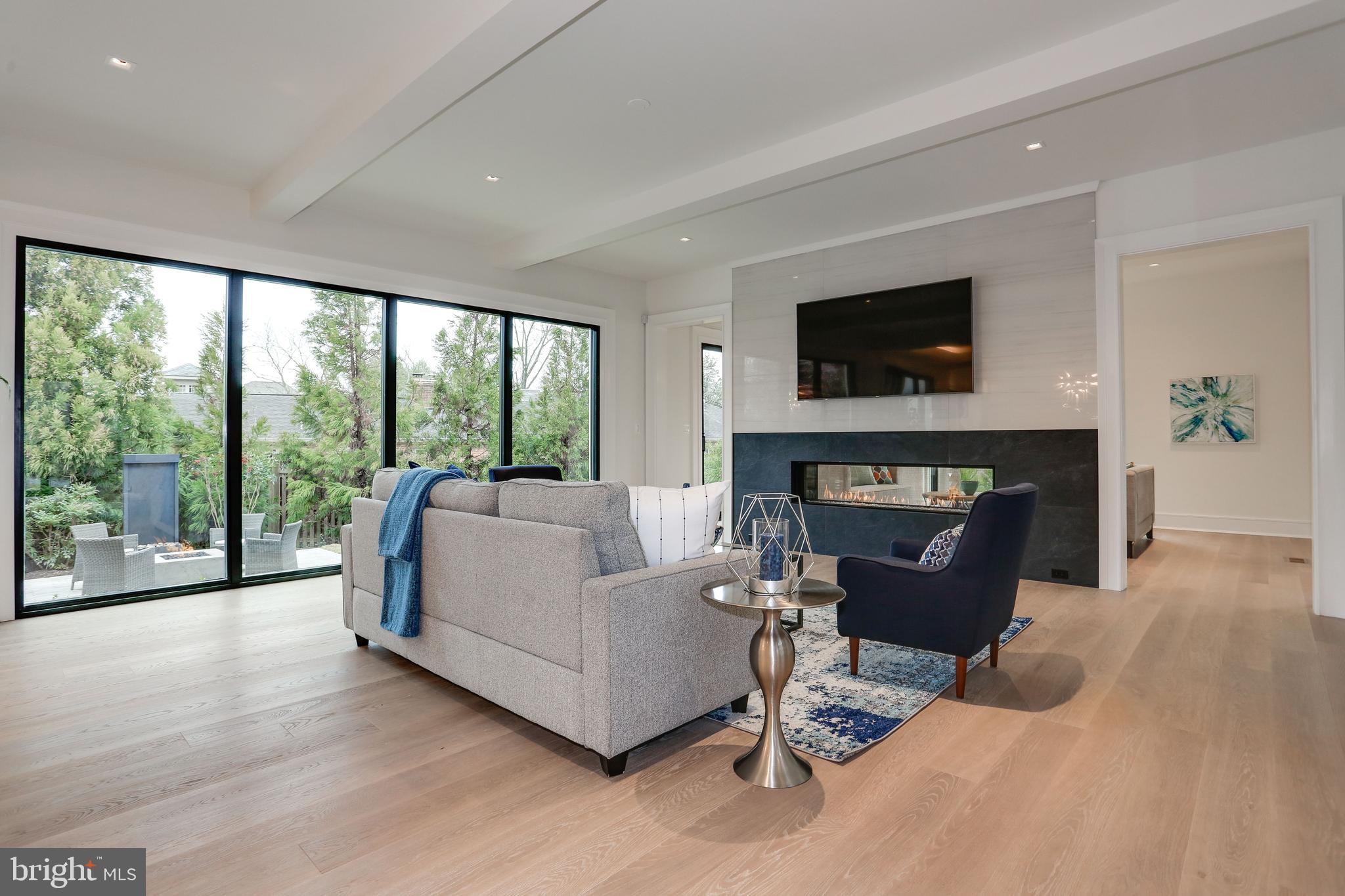 SALONA VILLAGE - Residential