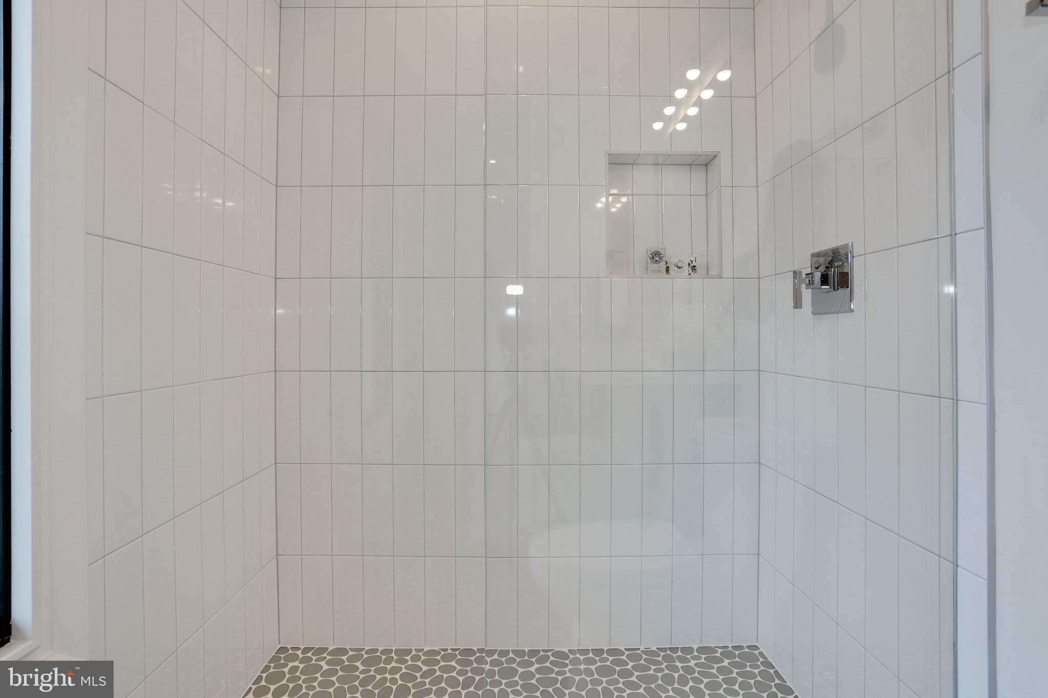 SALONA VILLAGE - Residential