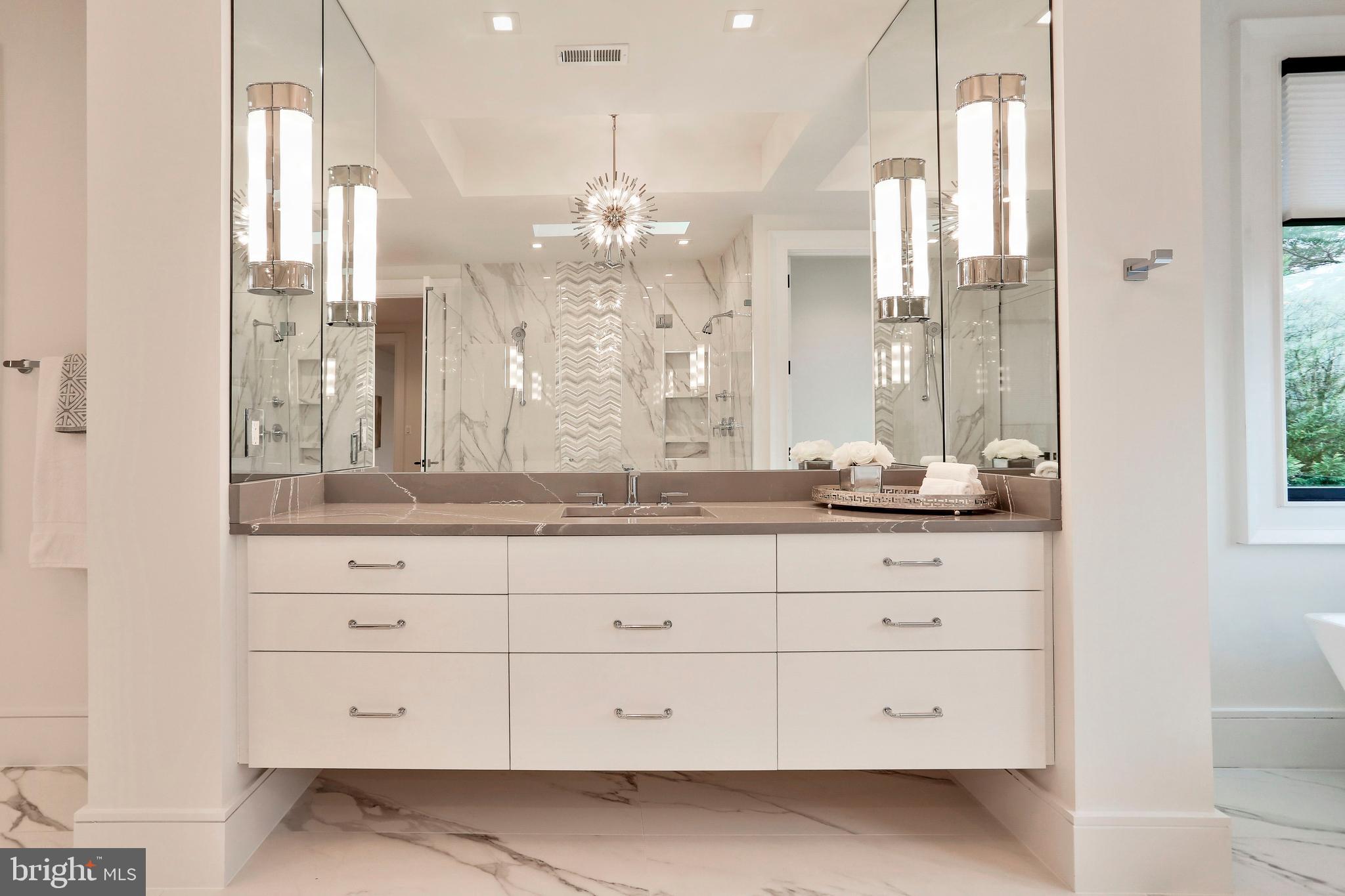 SALONA VILLAGE - Residential