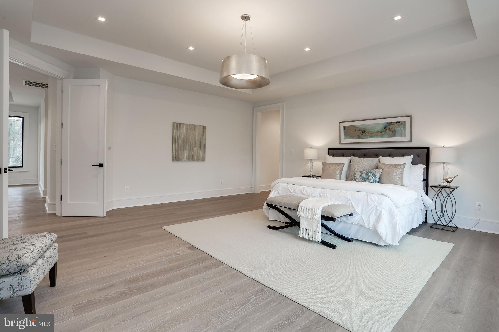 SALONA VILLAGE - Residential