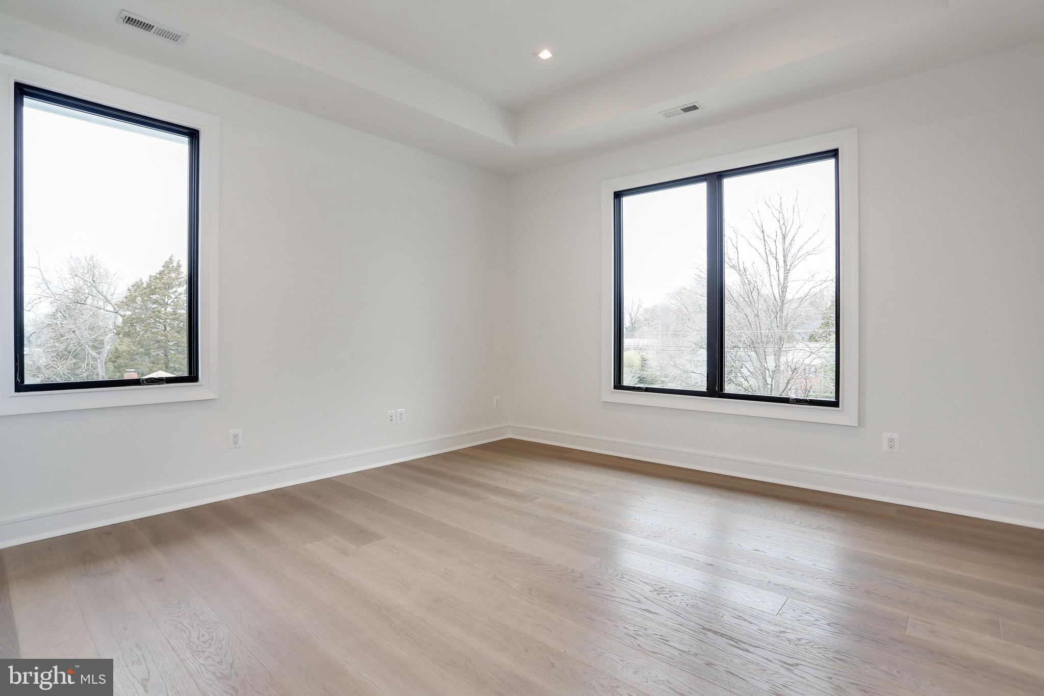 SALONA VILLAGE - Residential