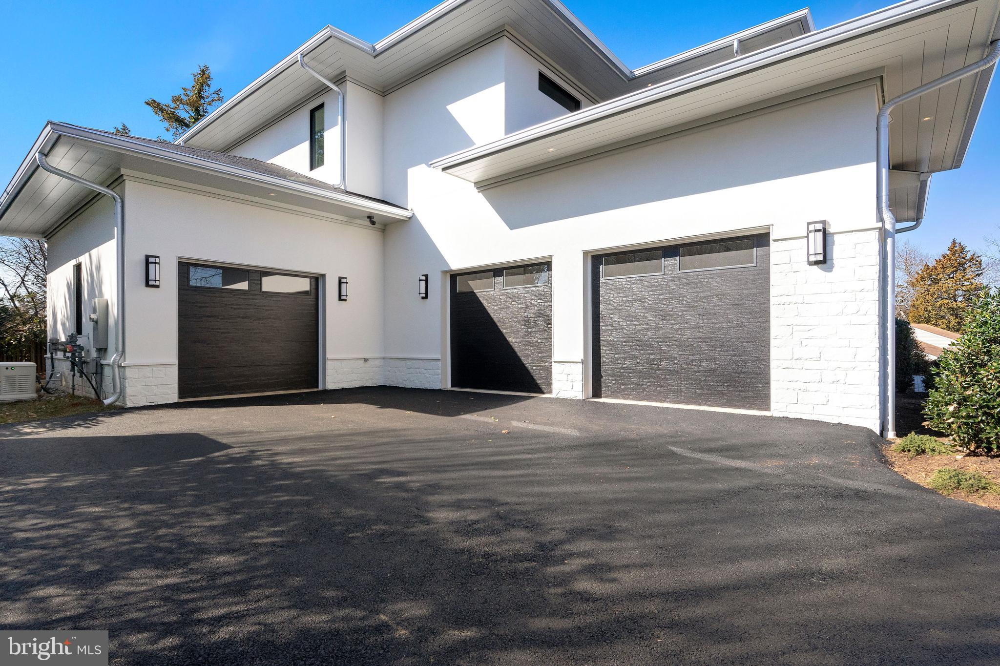 SALONA VILLAGE - Residential