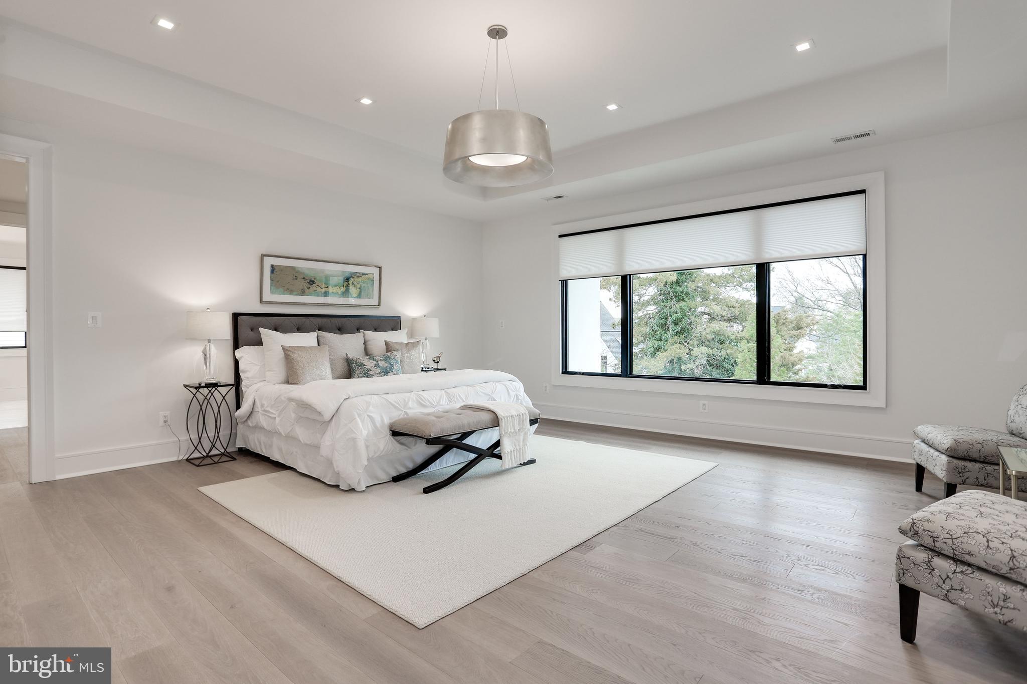 SALONA VILLAGE - Residential