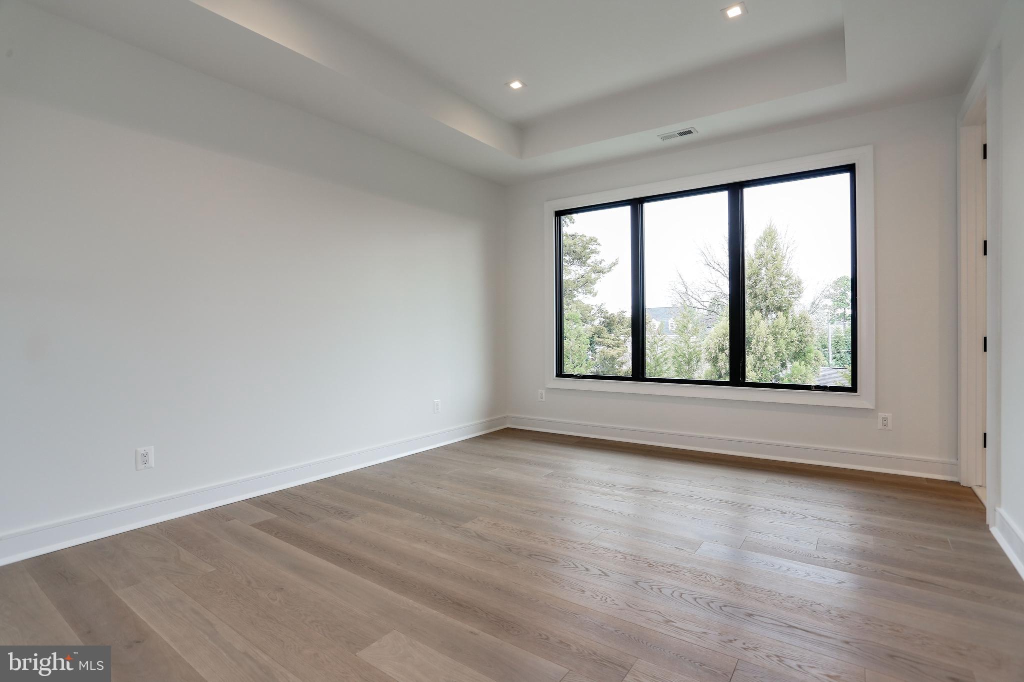 SALONA VILLAGE - Residential