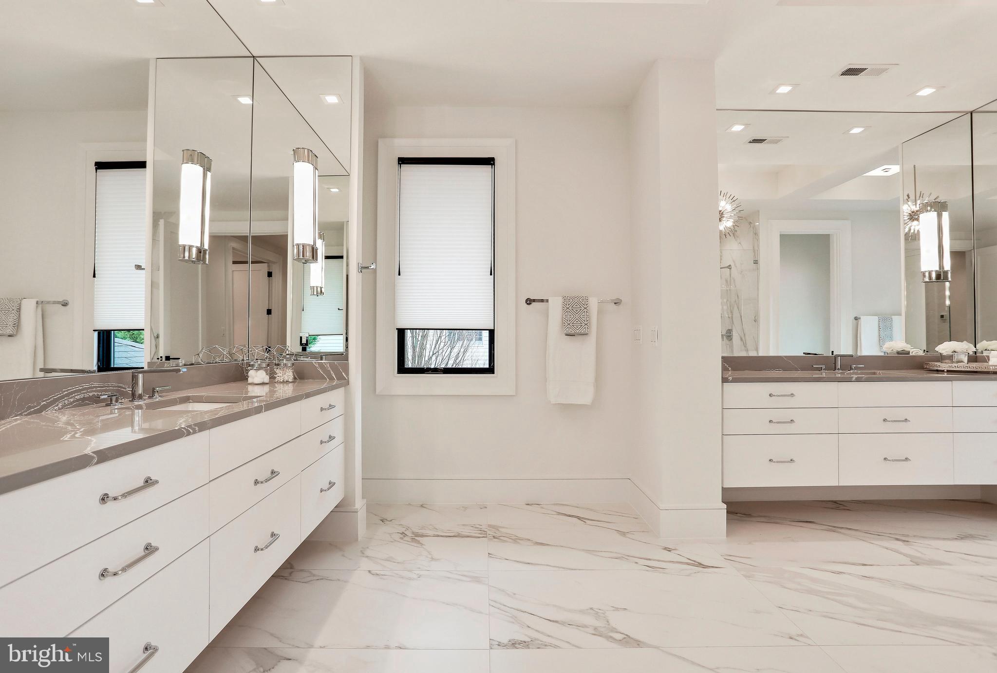 SALONA VILLAGE - Residential