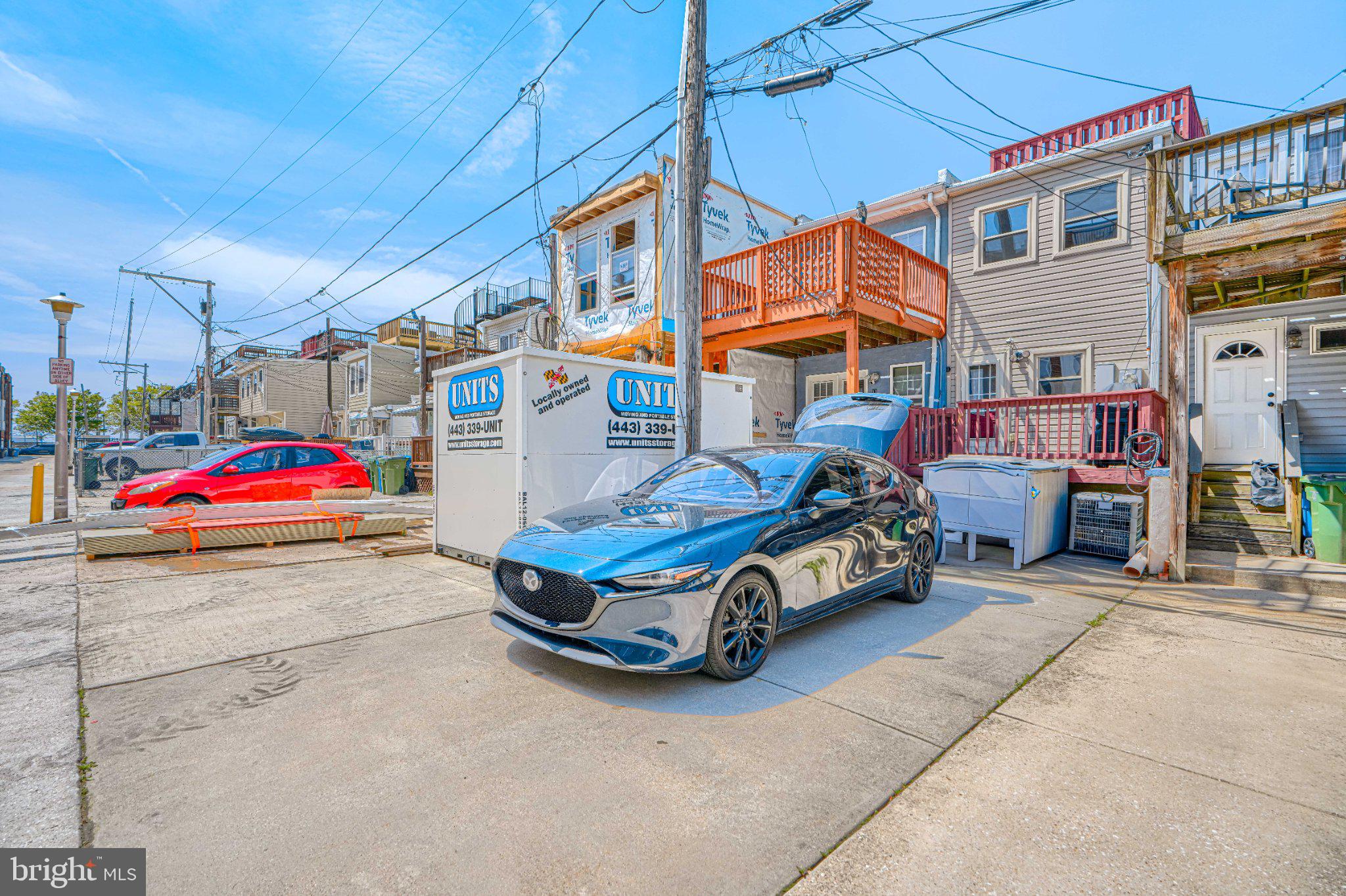 LOCUST POINT - Residential