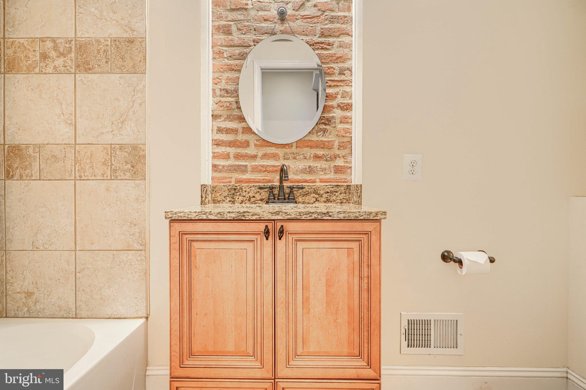 LOCUST POINT - Residential