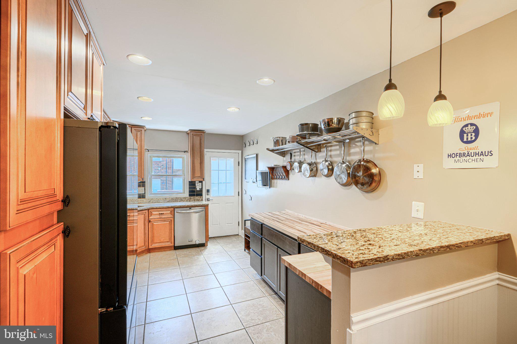 LOCUST POINT - Residential