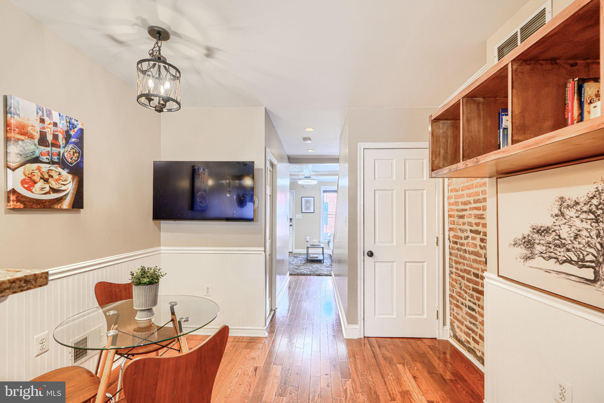 LOCUST POINT - Residential