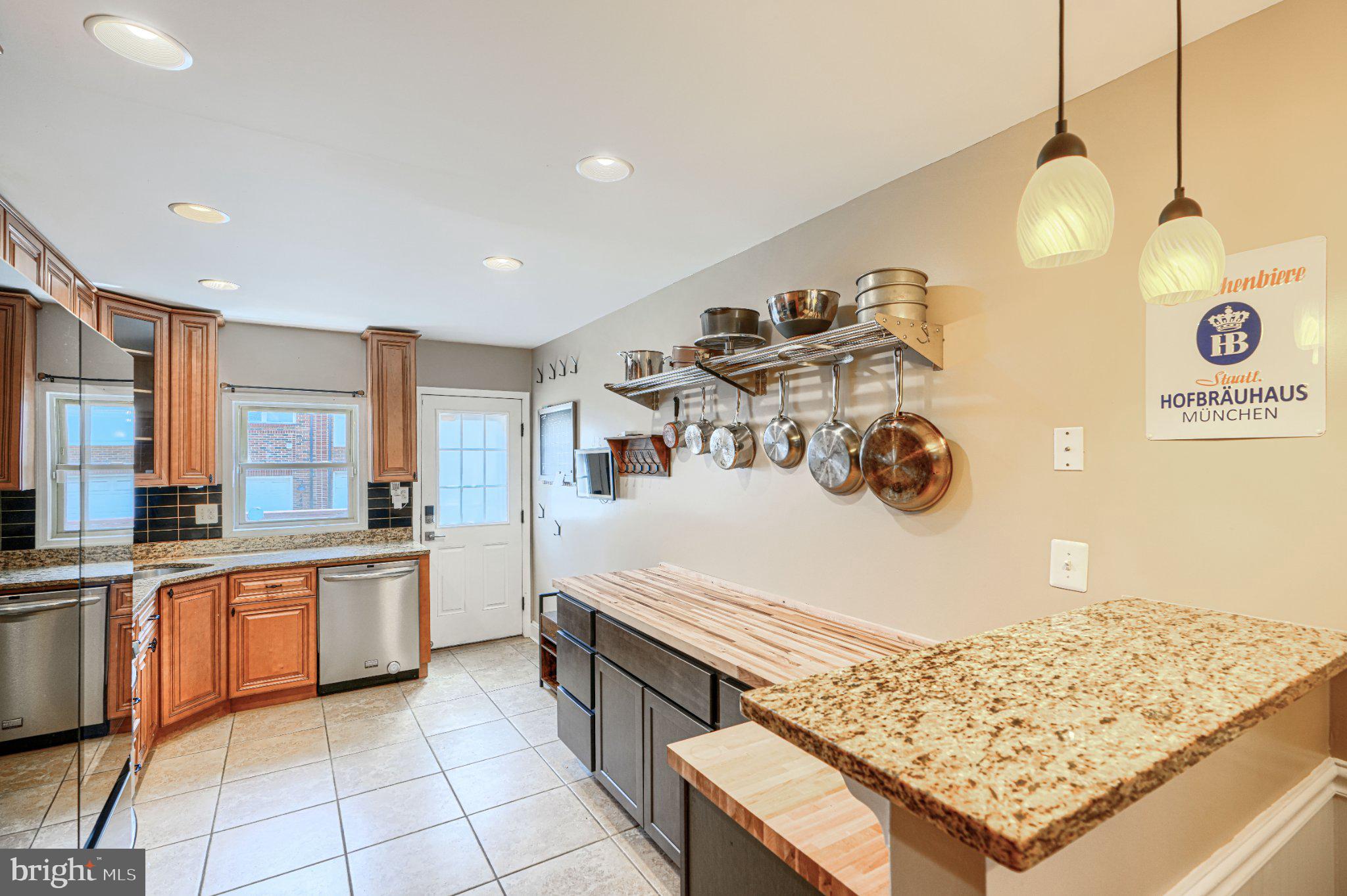 LOCUST POINT - Residential