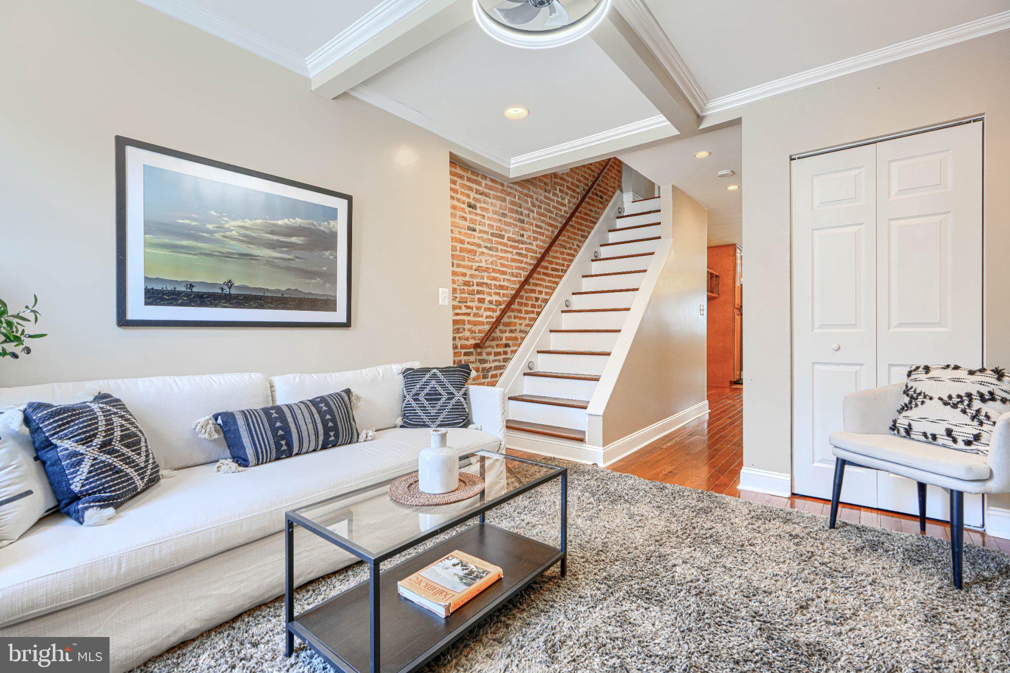 LOCUST POINT - Residential