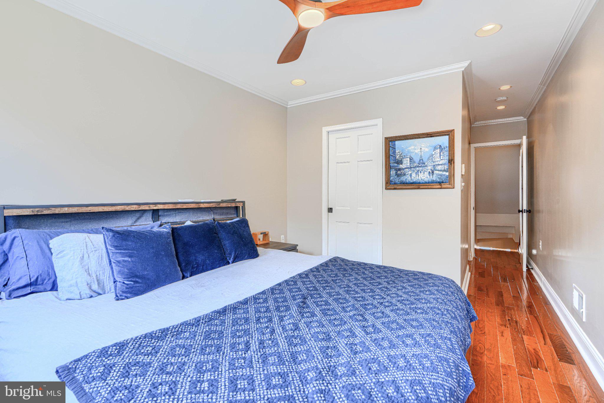 LOCUST POINT - Residential