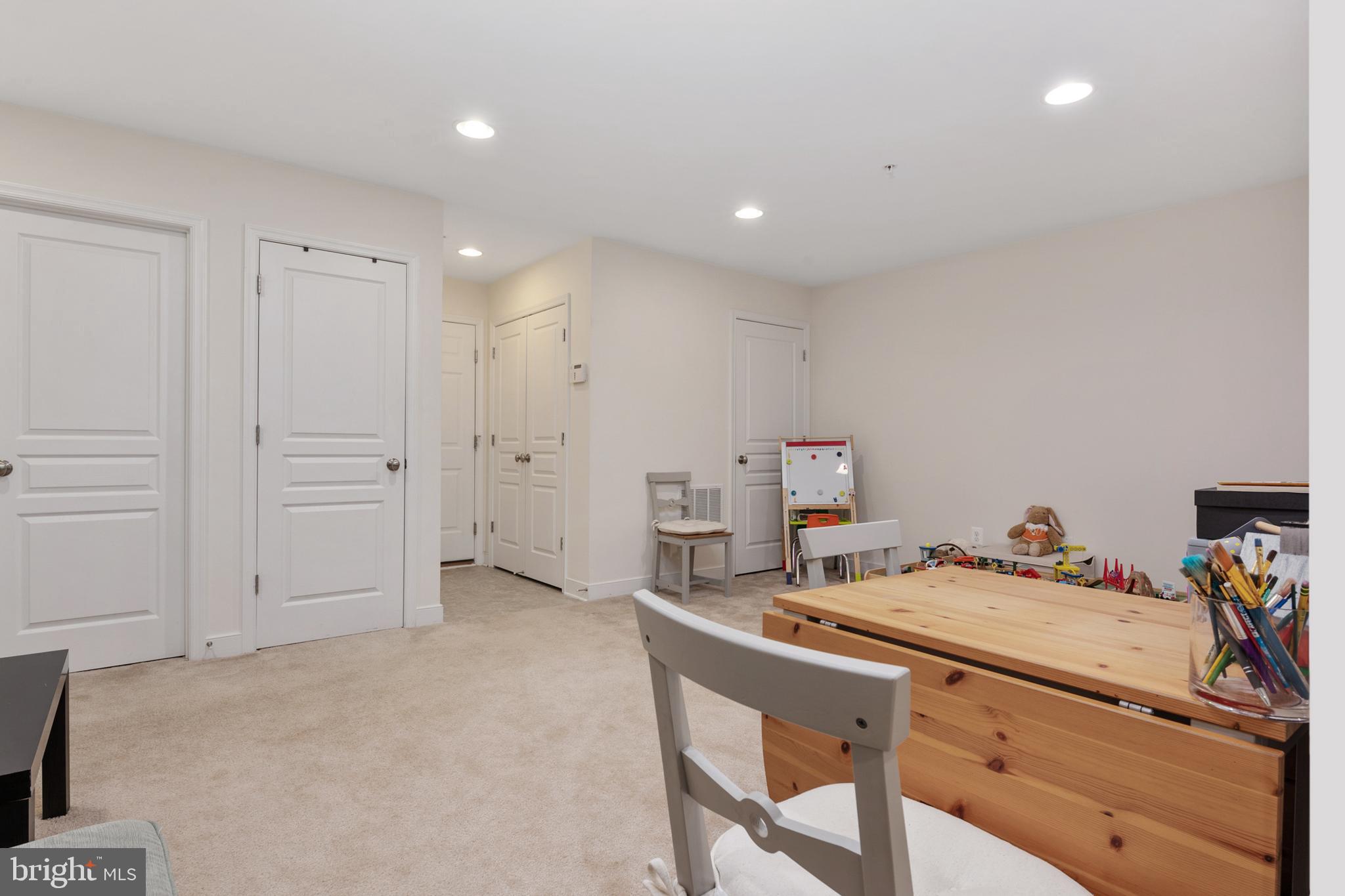 ADMIRALS RIDGE - Residential