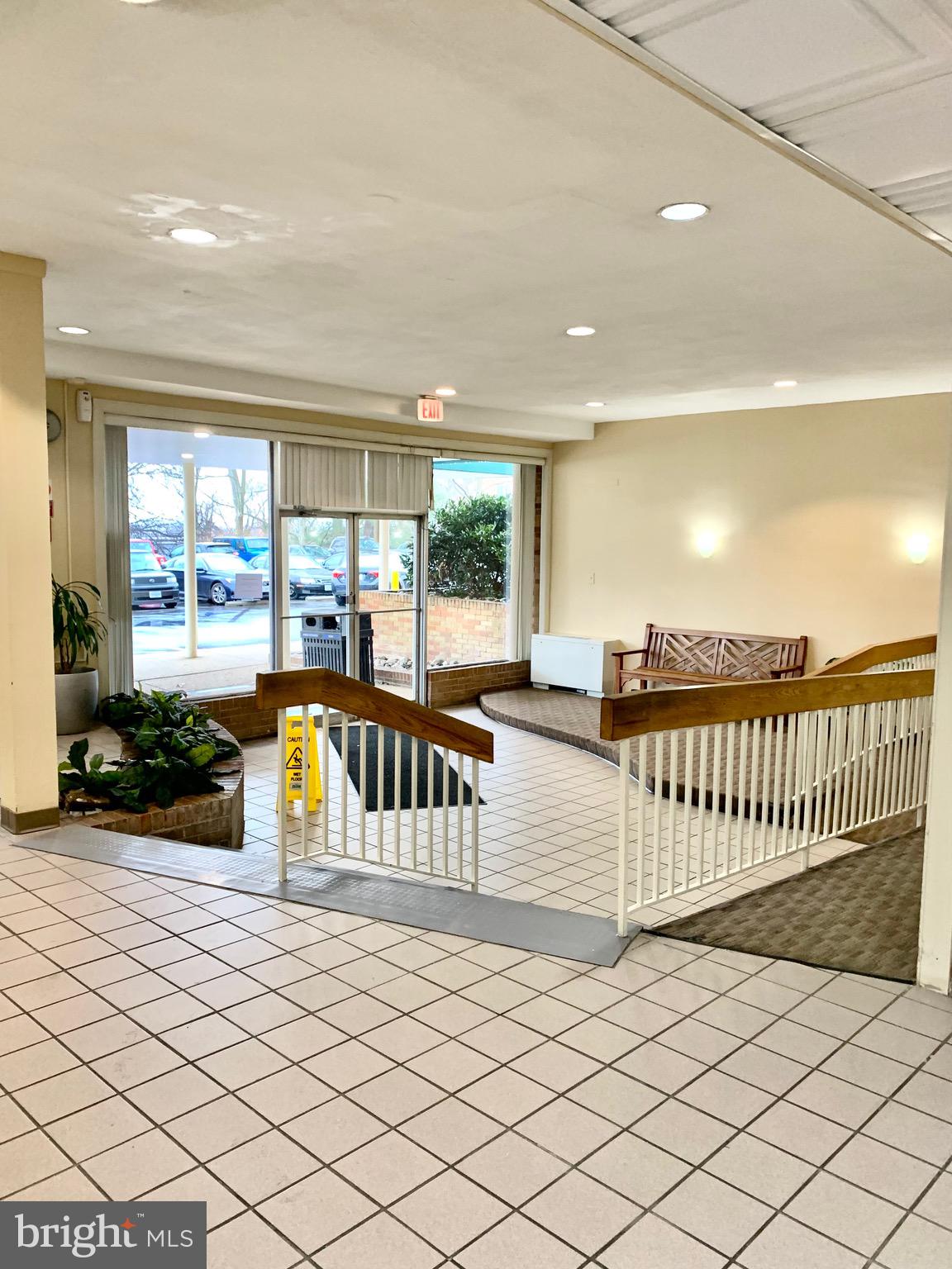 COLUMBIA KNOLL - Residential Lease