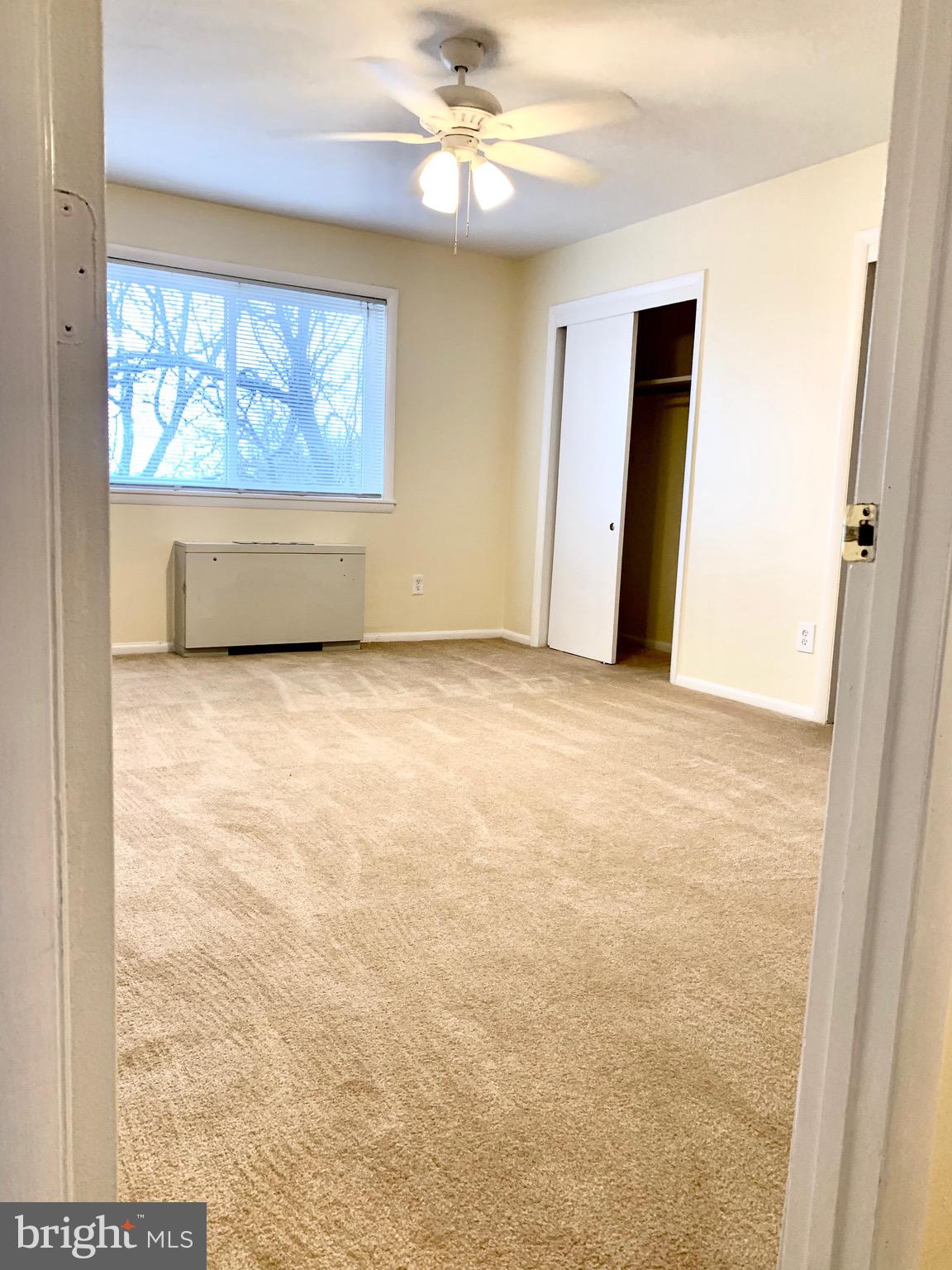 COLUMBIA KNOLL - Residential Lease