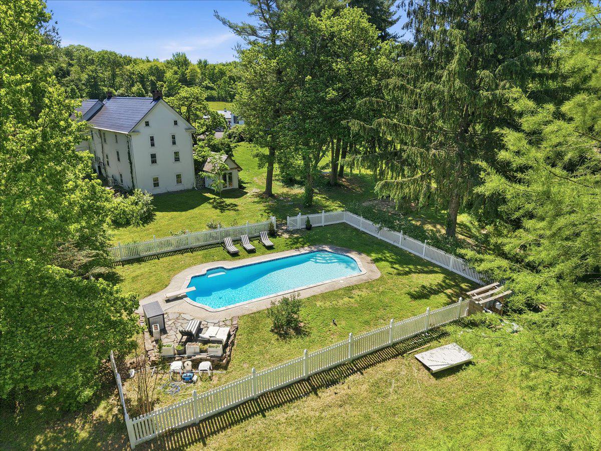 318 WELCOME HOUSE ROAD