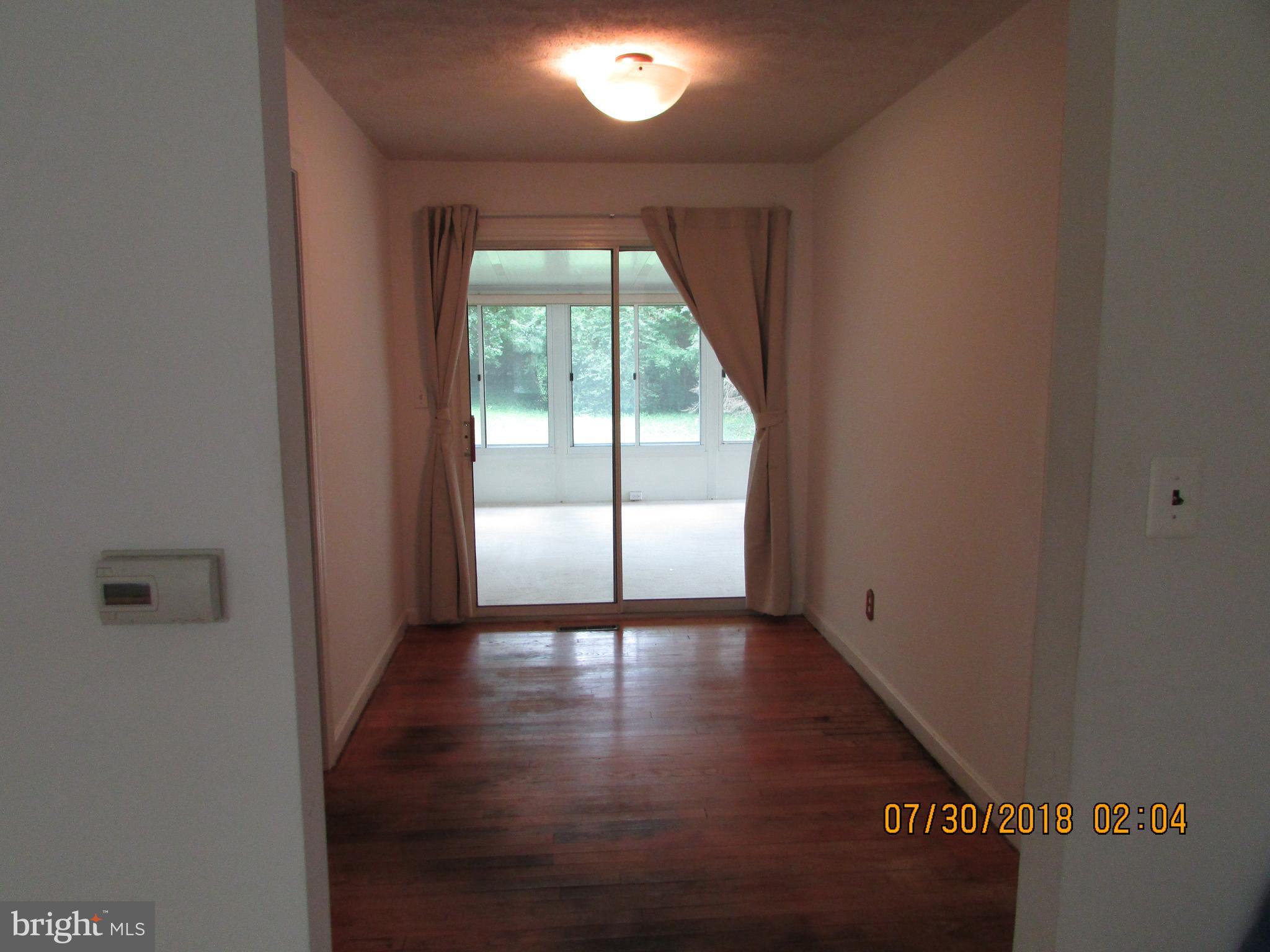 VAN VLECKS - Residential Lease